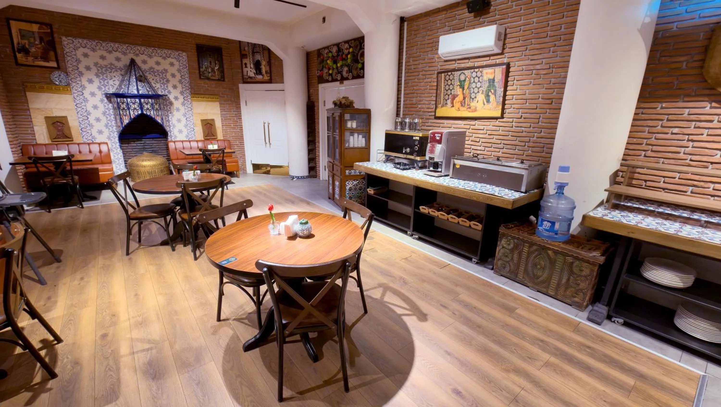 Breakfast in THINK HOTEL