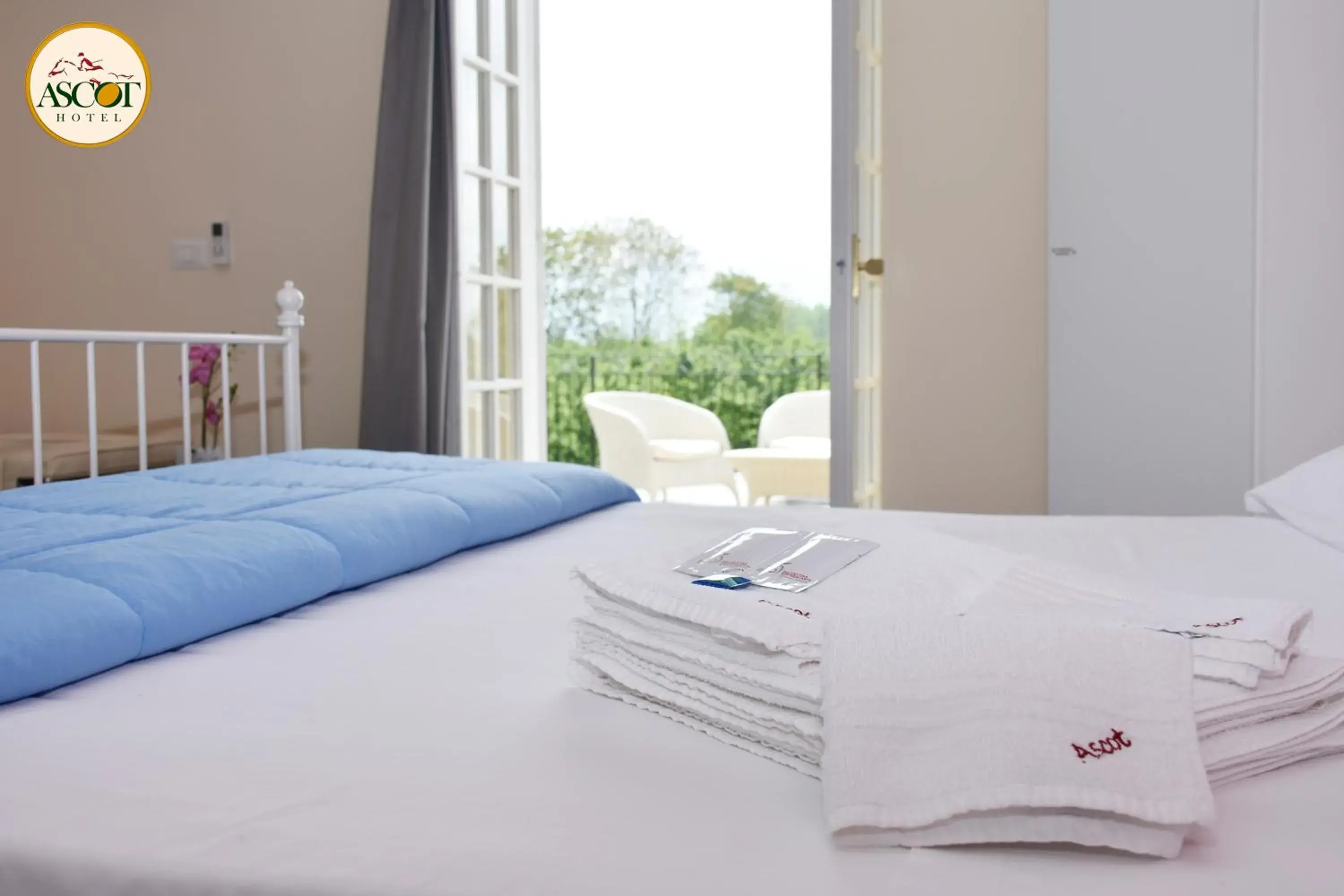 Natural landscape, Bed in Hotel Ascot Natural landscape, Bed in Hotel Ascot