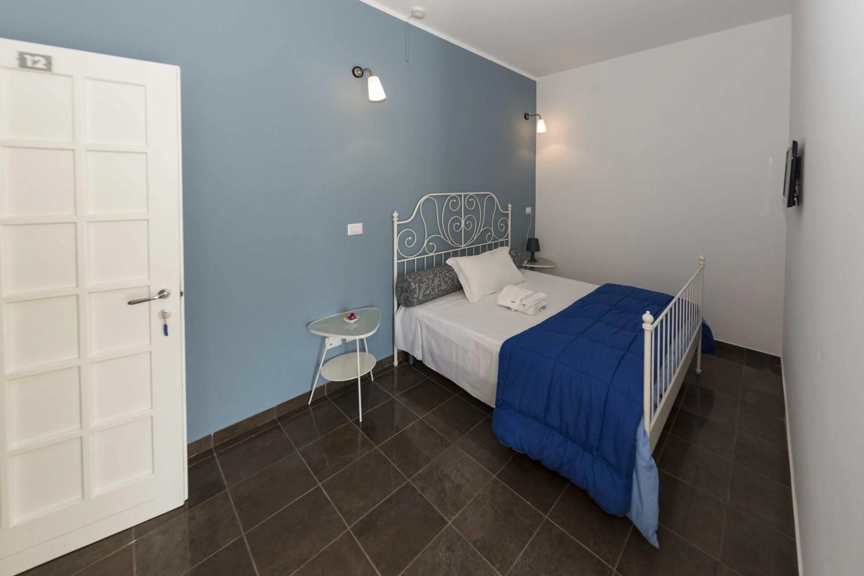 Photo of the whole room, Bed in Hotel Ascot