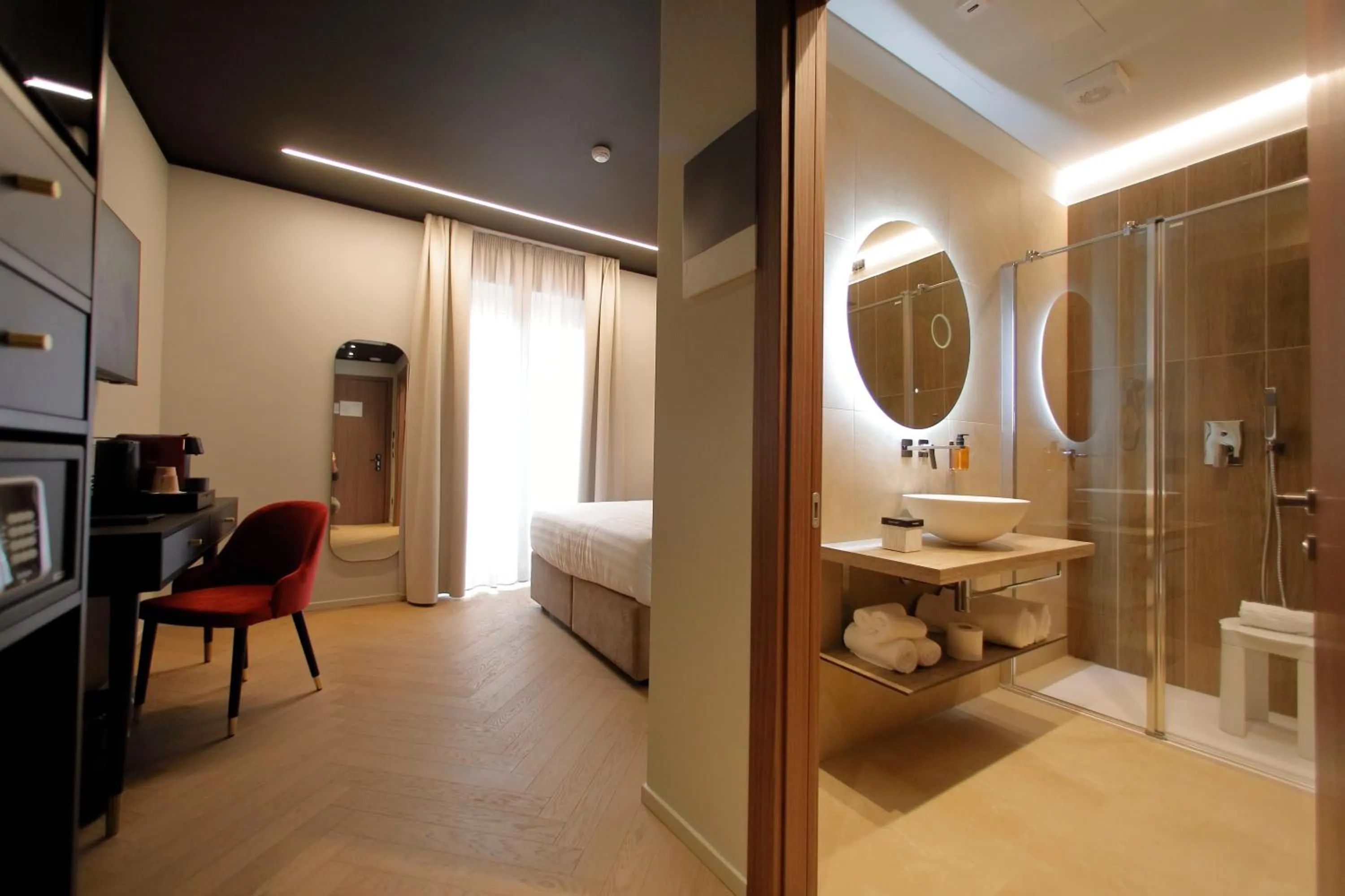 Photo of the whole room in Hotel Namia by Dori