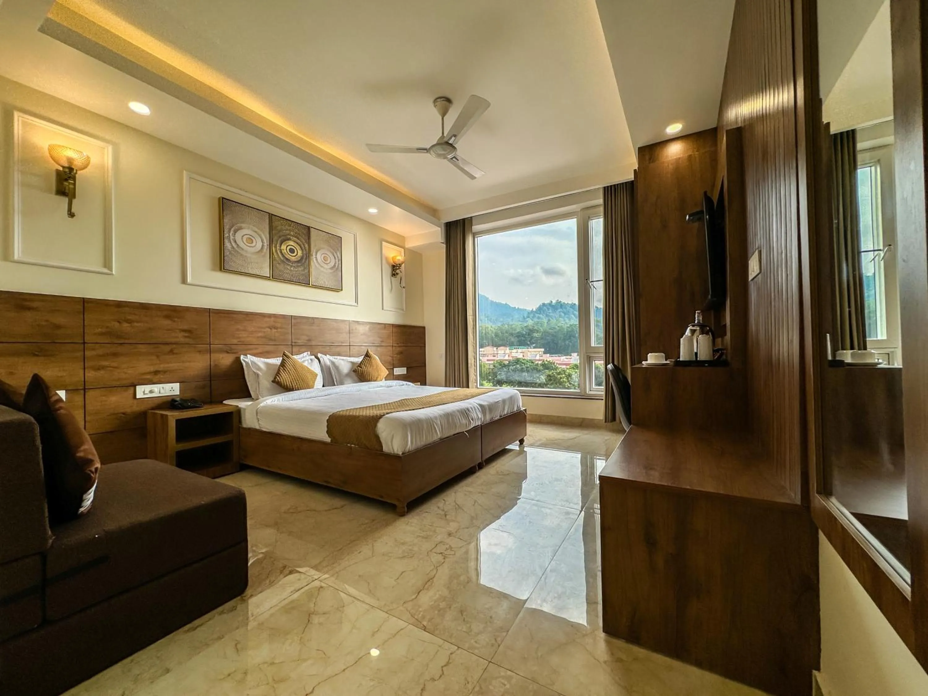 Bedroom, Bed in Hotel Nirvana Bliss, Behind Parmarth Niketan