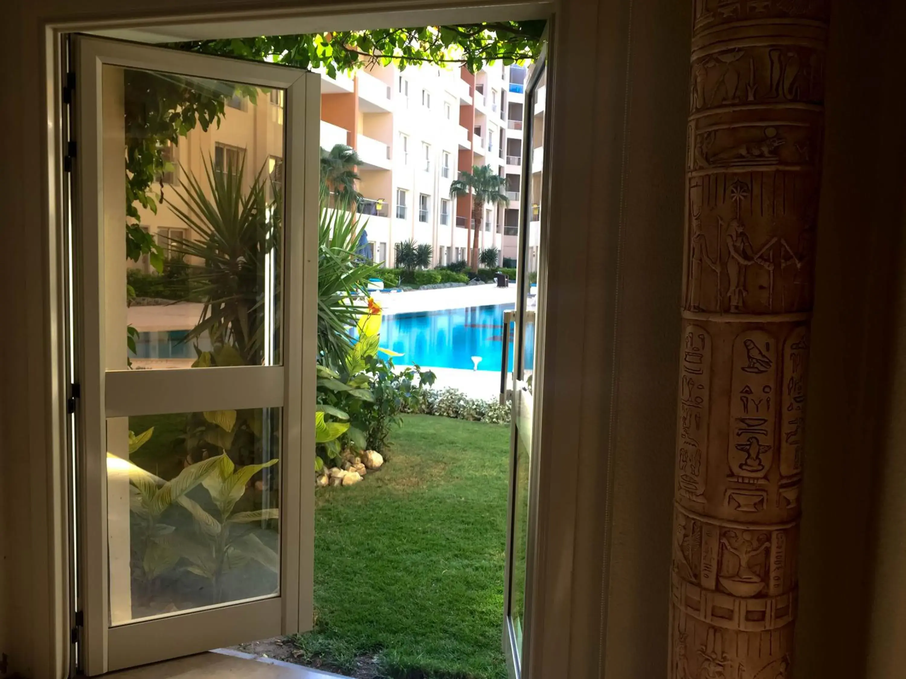 Swimming pool in Rivoli Suites and Spa Swimming pool in Rivoli Suites and Spa