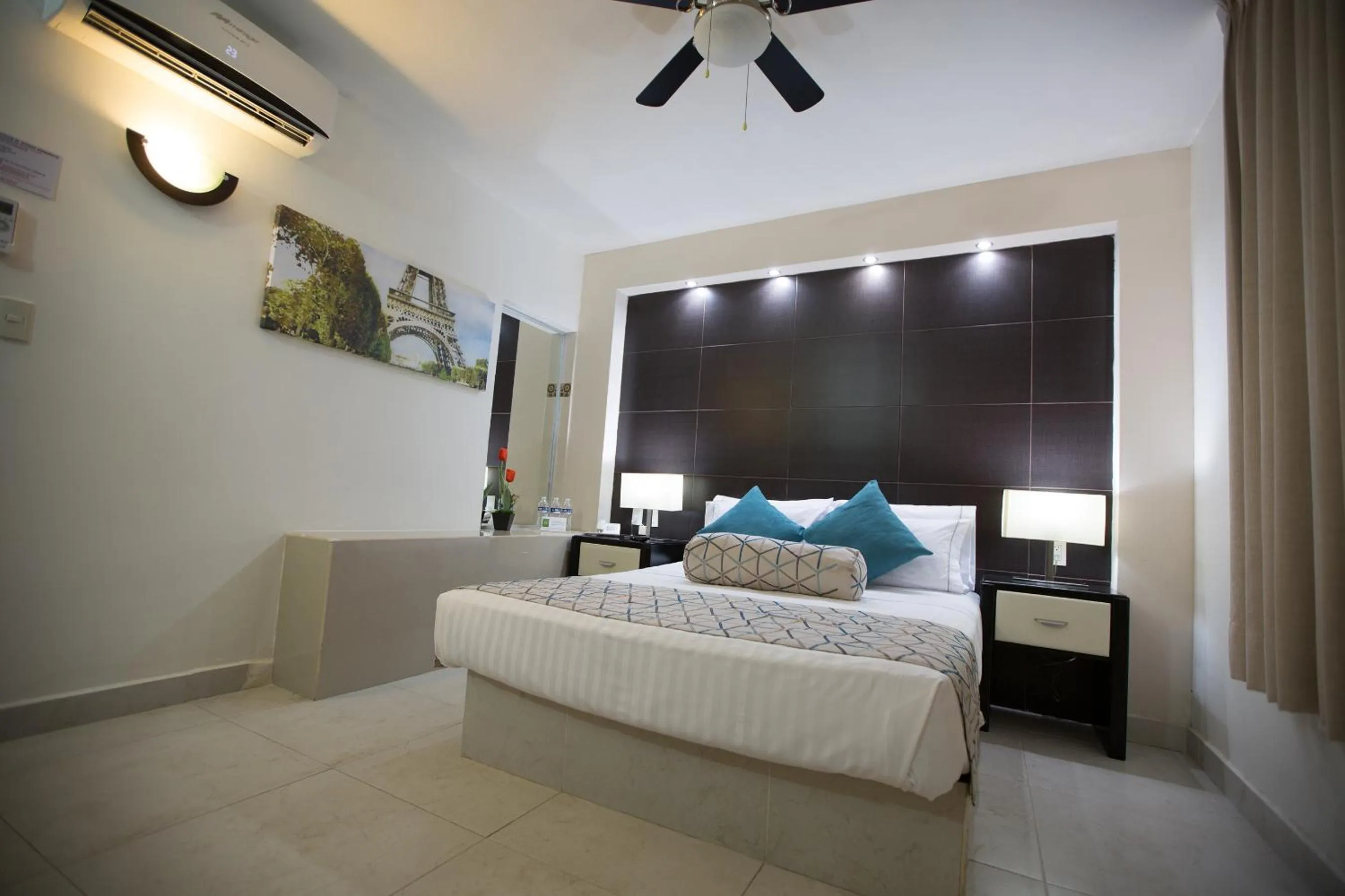 Decorative detail in Hotel La Torre San Francisco