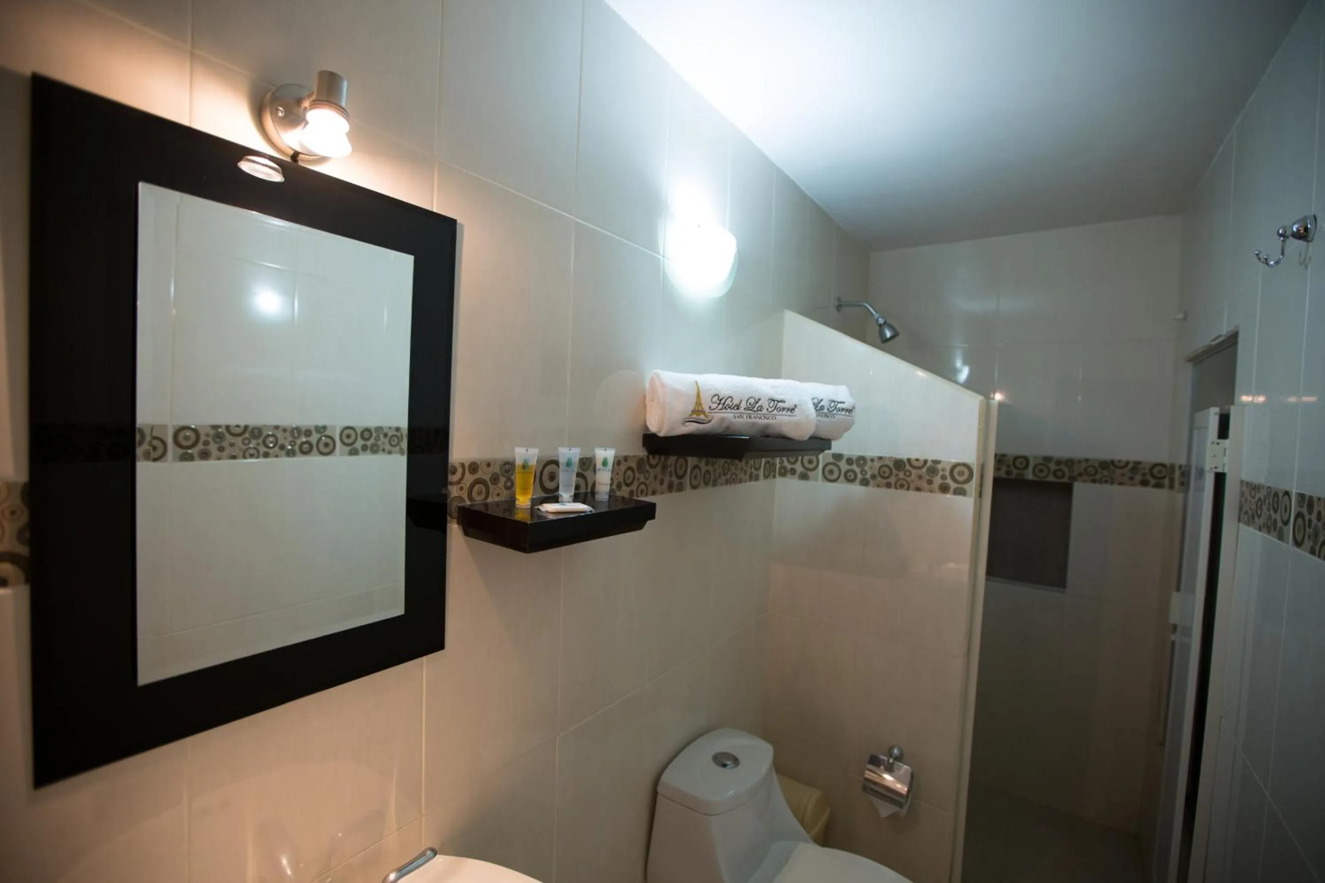 Bathroom in Hotel La Torre San Francisco