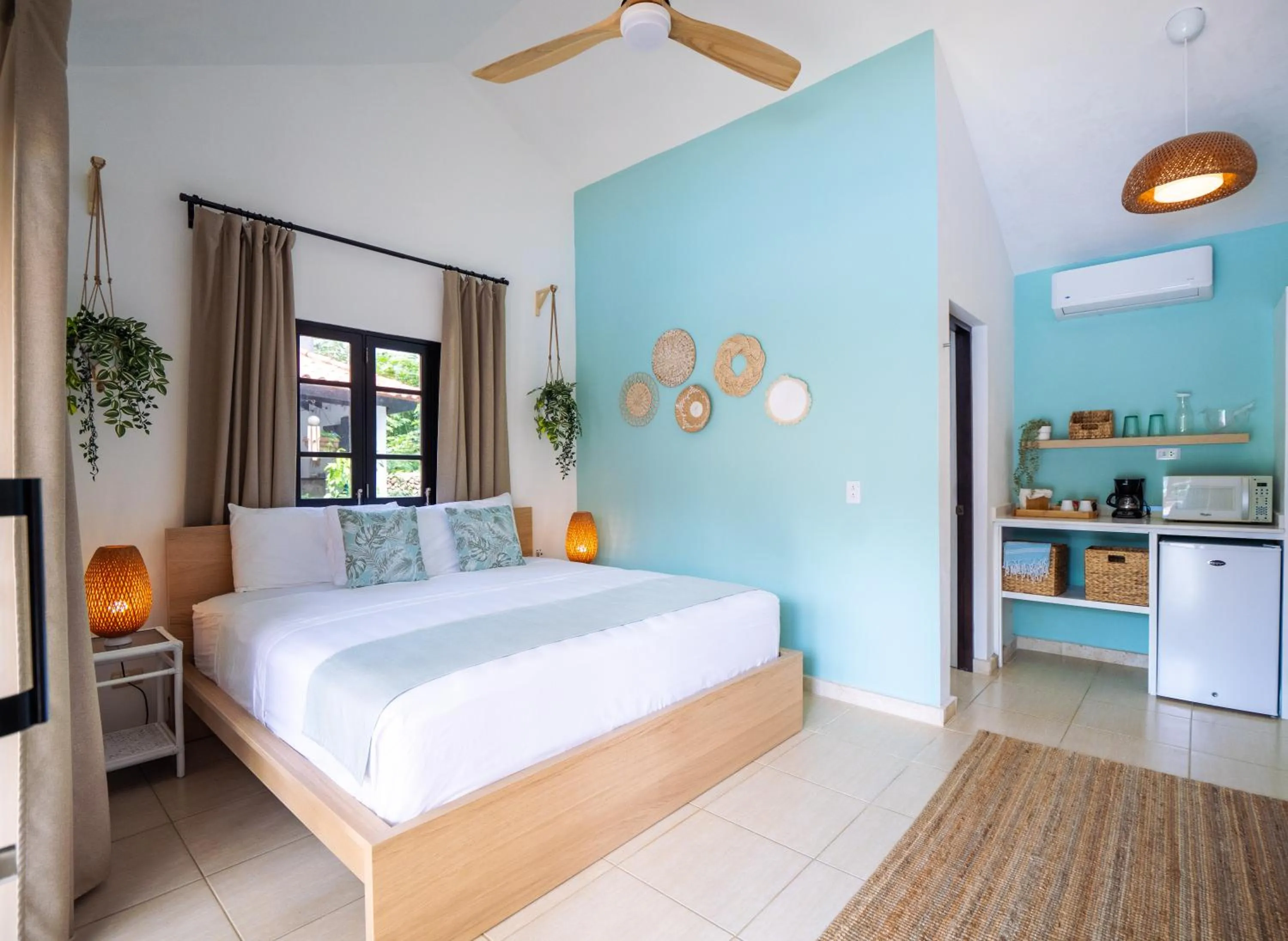 Bedroom, Bed in Garden By The Sea