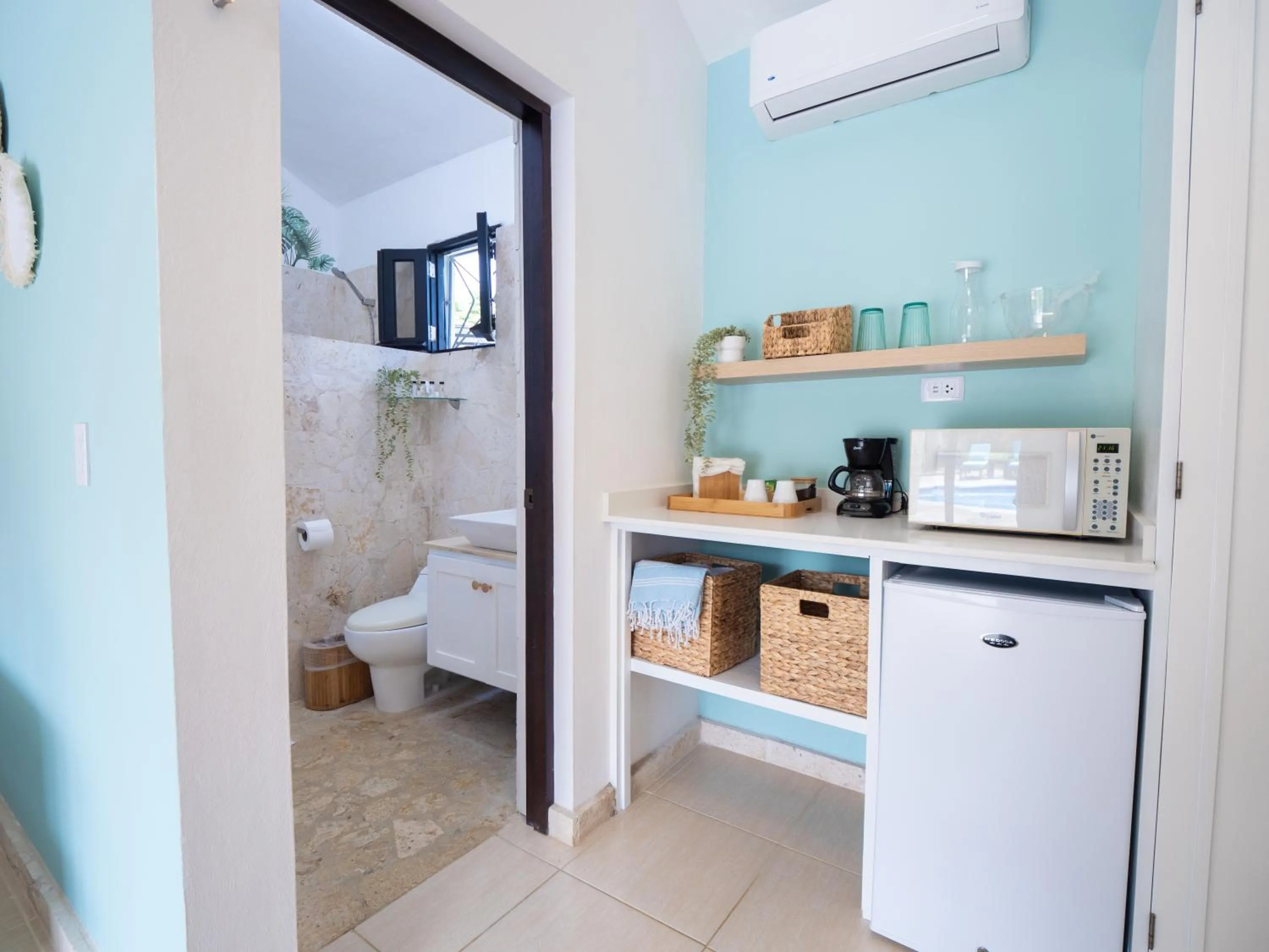 Kitchen or kitchenette in Garden By The Sea