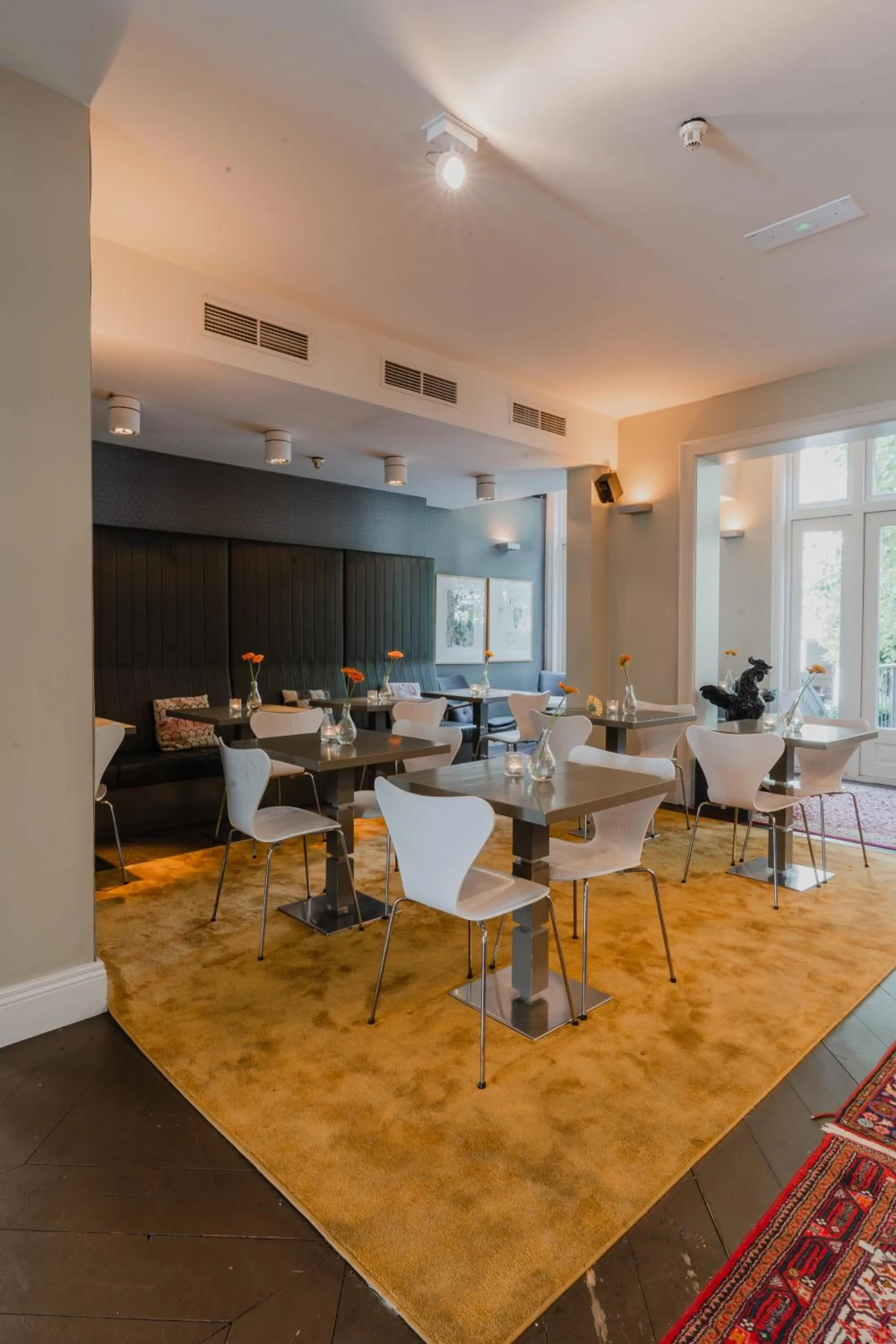 Communal lounge/ TV room in Hotel Roemer Amsterdam