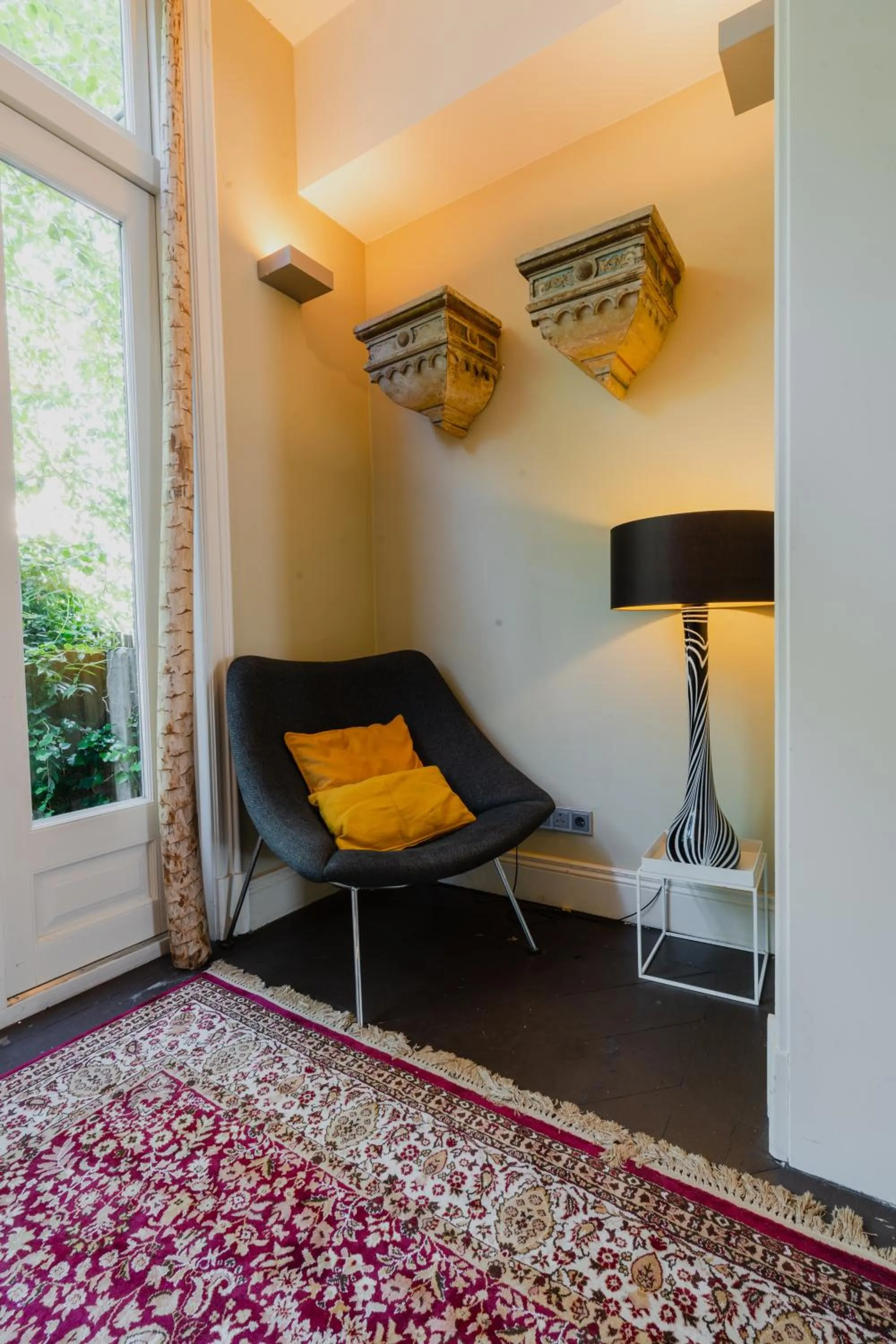 Communal lounge/ TV room in Hotel Roemer Amsterdam