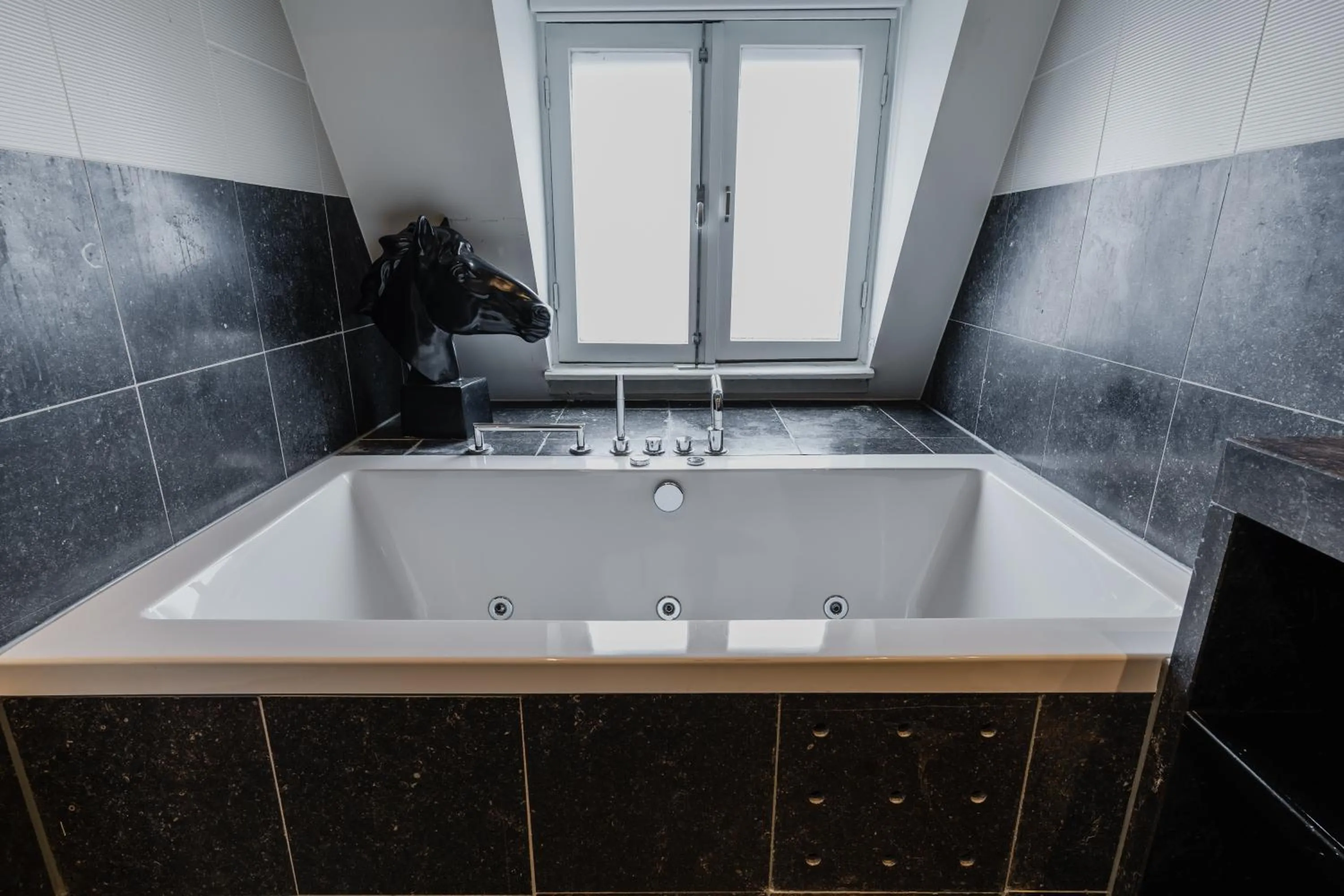 Bathroom in Hotel Roemer Amsterdam