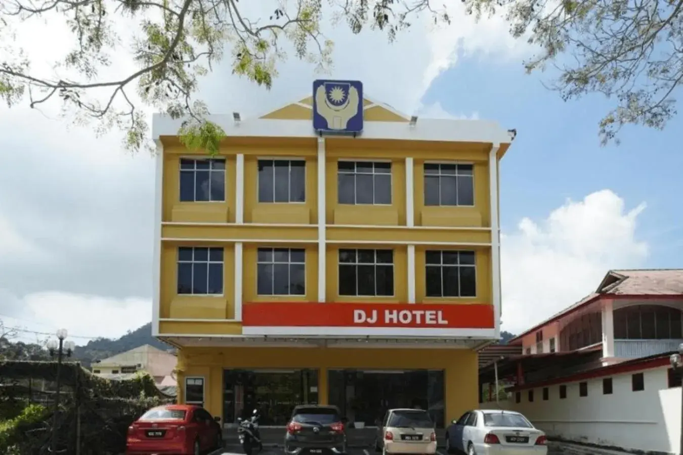 Property building in DJ Hotel Lumut Property building in DJ Hotel Lumut