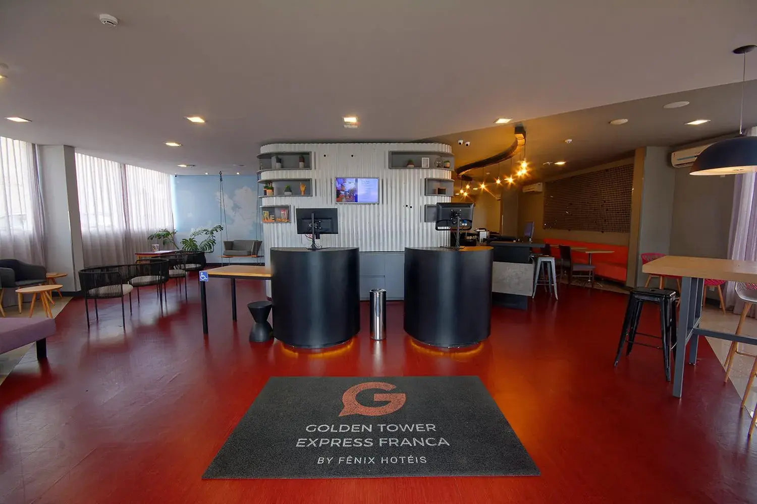 Lobby or reception in Golden Tower Express Franca by Fênix Hotéis Lobby or reception in Golden Tower Express Franca by Fênix Hotéis