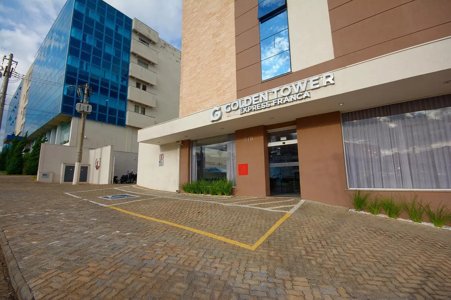 Property building in Golden Tower Express Franca by Fênix Hotéis Property building in Golden Tower Express Franca by Fênix Hotéis