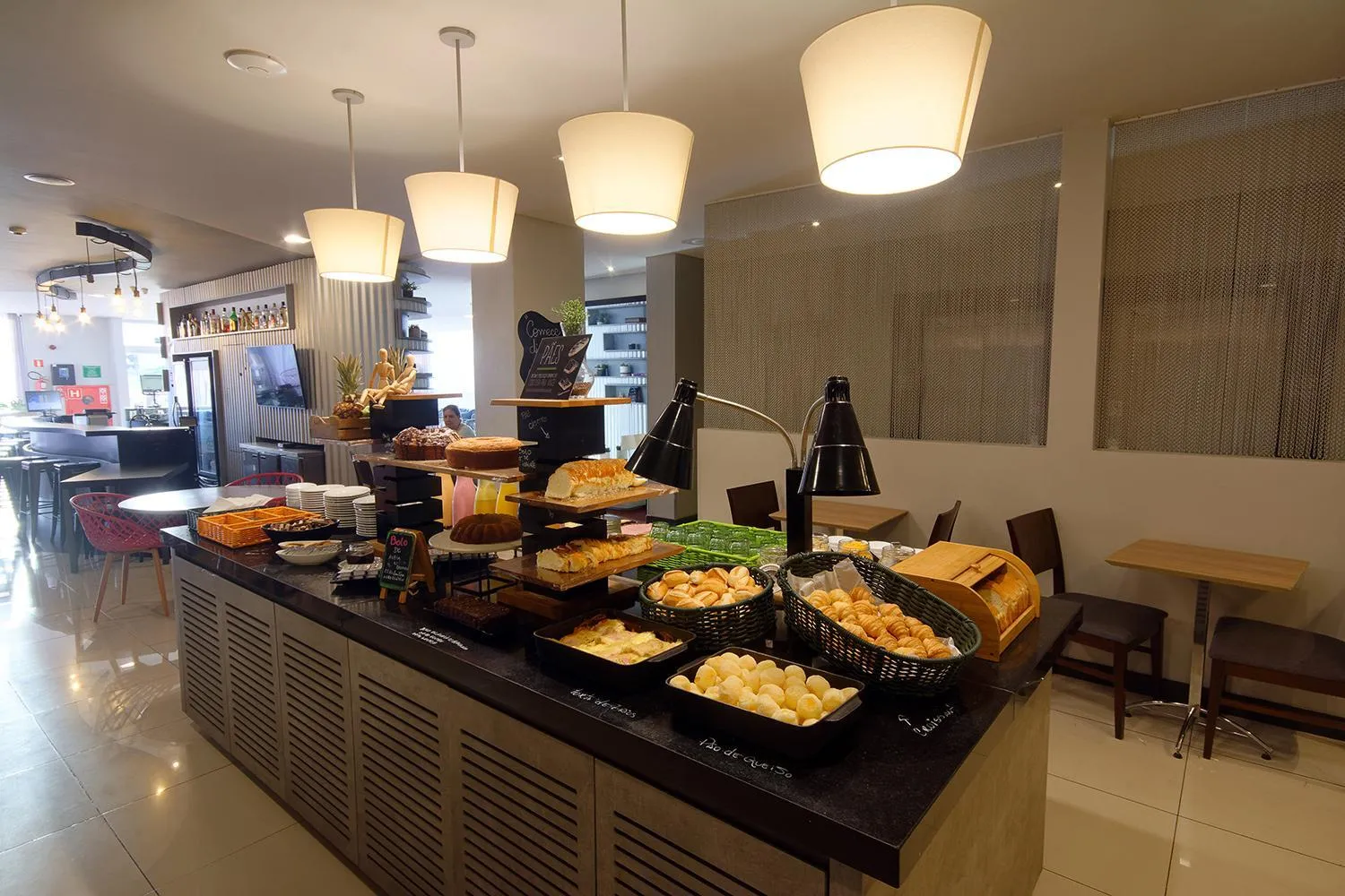 Breakfast in Golden Tower Express Franca by Fênix Hotéis