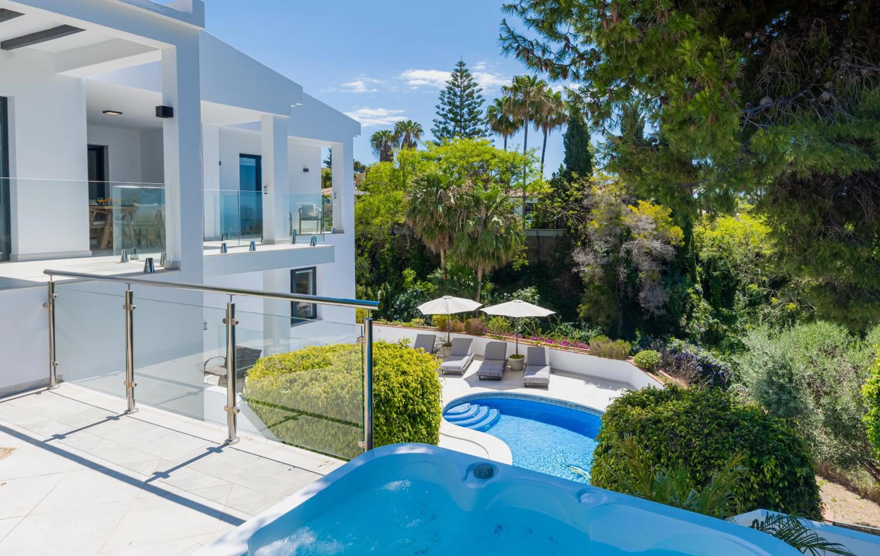 Wonderful Villa Near Beach with Mediterranean Views