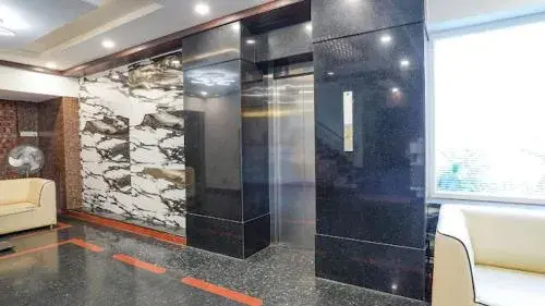 FabHotel Savi Inn - Nr Mantri Square Mall FabHotel Savi Inn - Nr Mantri Square Mall