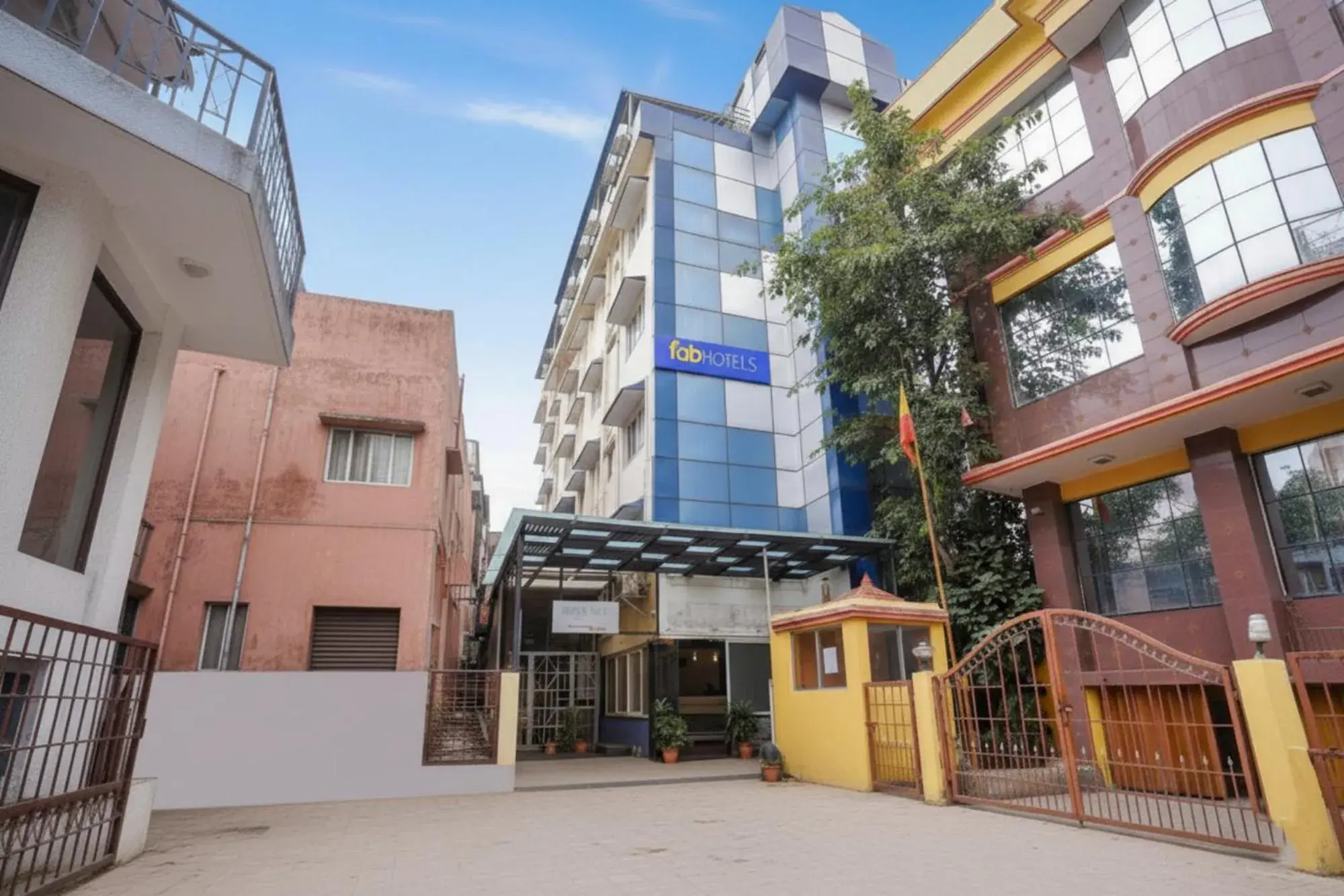 Property building in FabHotel Savi Inn - Nr Mantri Square Mall Property building in FabHotel Savi Inn - Nr Mantri Square Mall