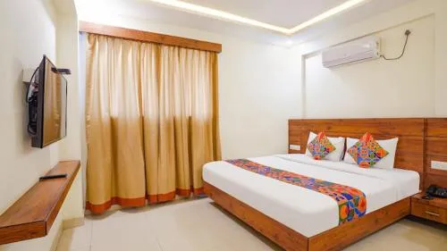 FabHotel Savi Inn - Nr Mantri Square Mall