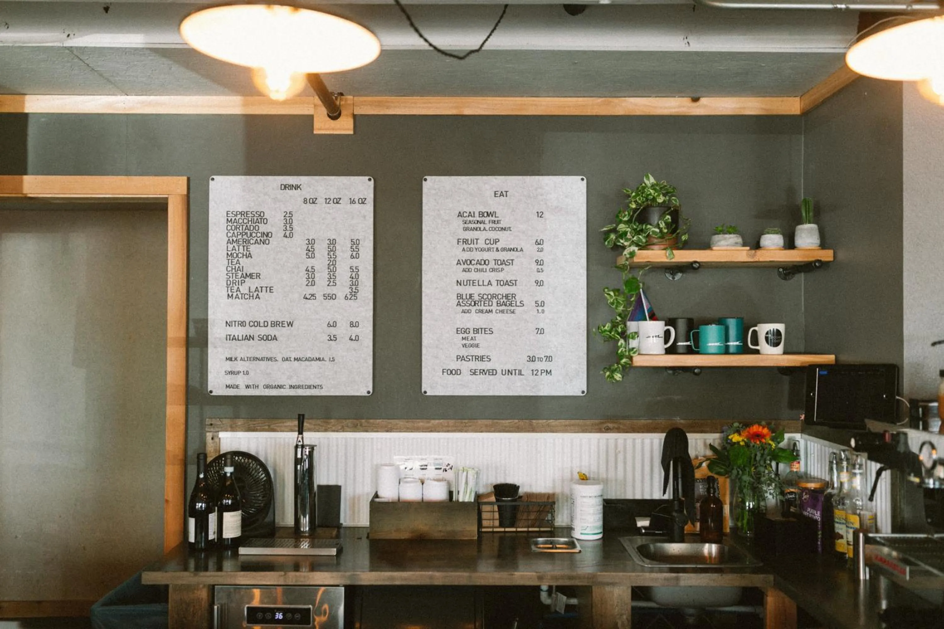 Coffee/tea facilities in Adrift Hotel