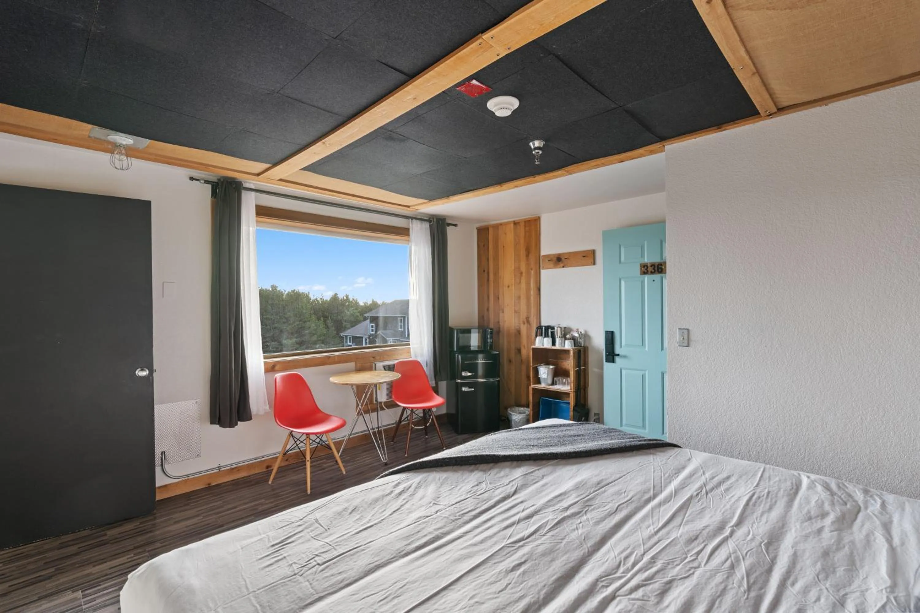 Bedroom, Bed in Adrift Hotel