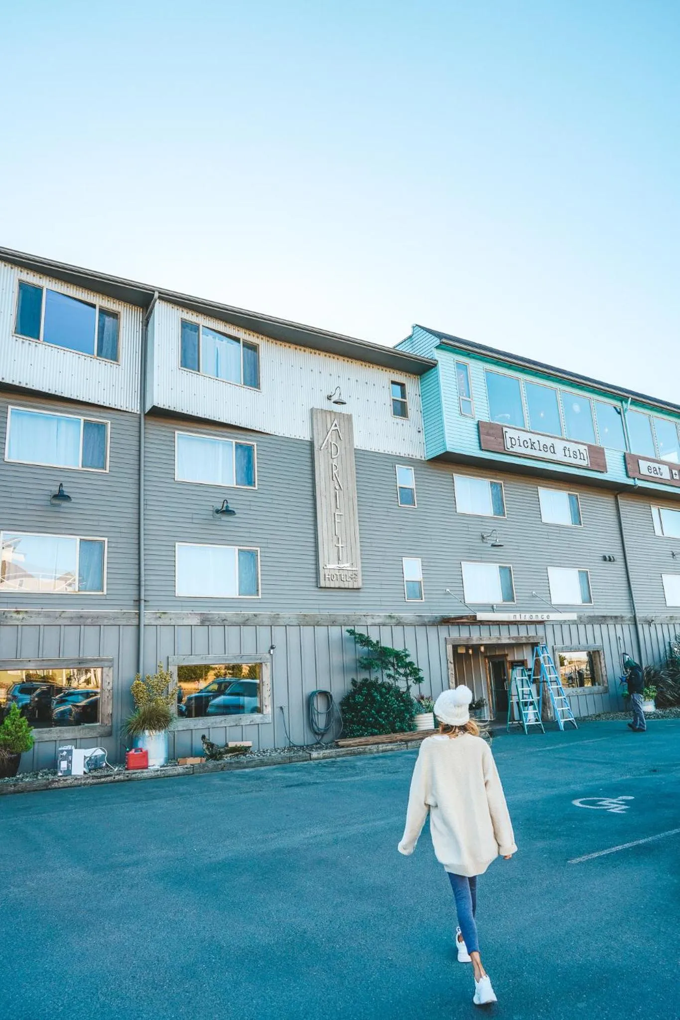 Facade/entrance in Adrift Hotel