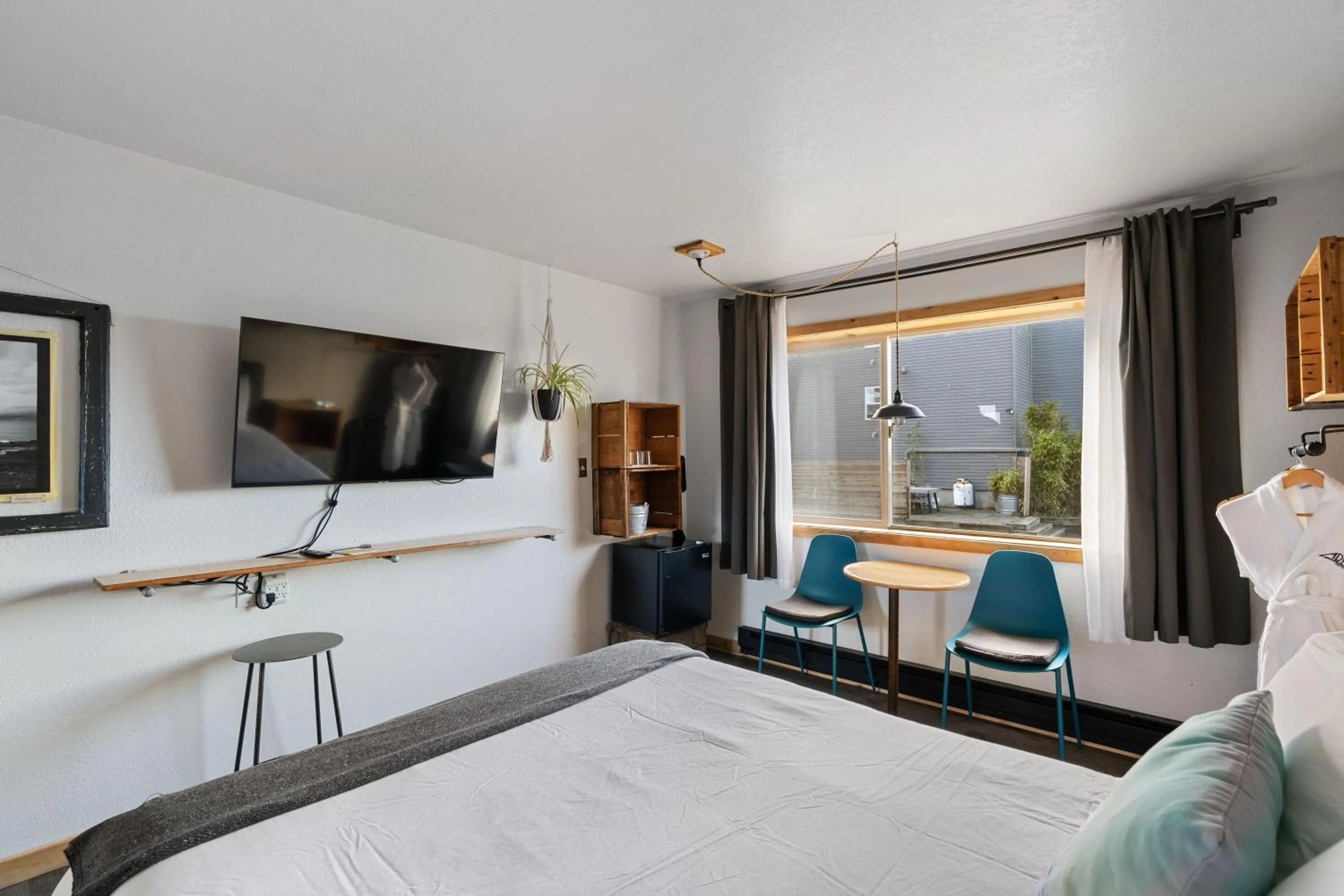 Bedroom, Bed in Adrift Hotel