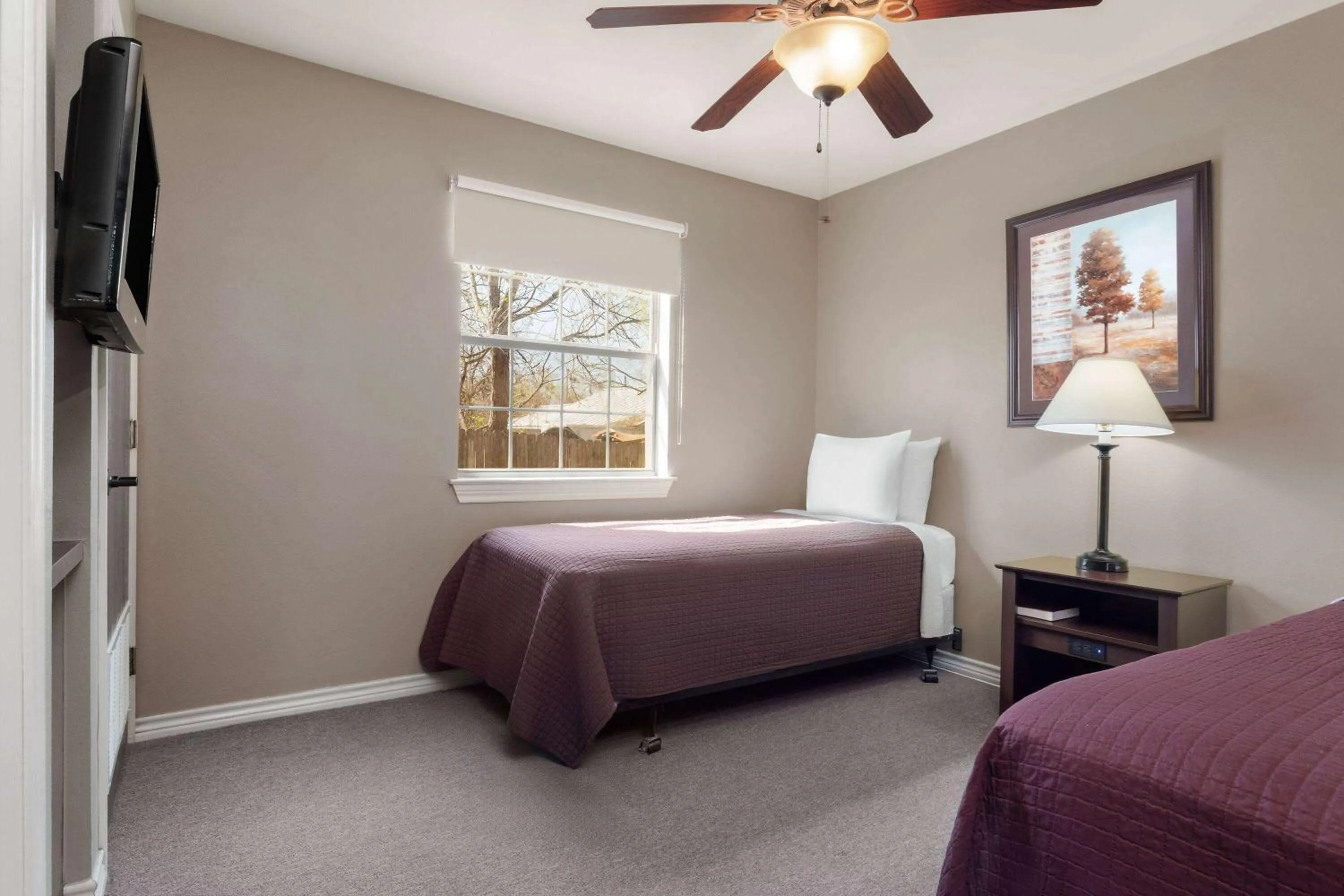 Photo of the whole room, Bed in Eagle's Den Three Rivers Texas a Travelodge by Wyndham