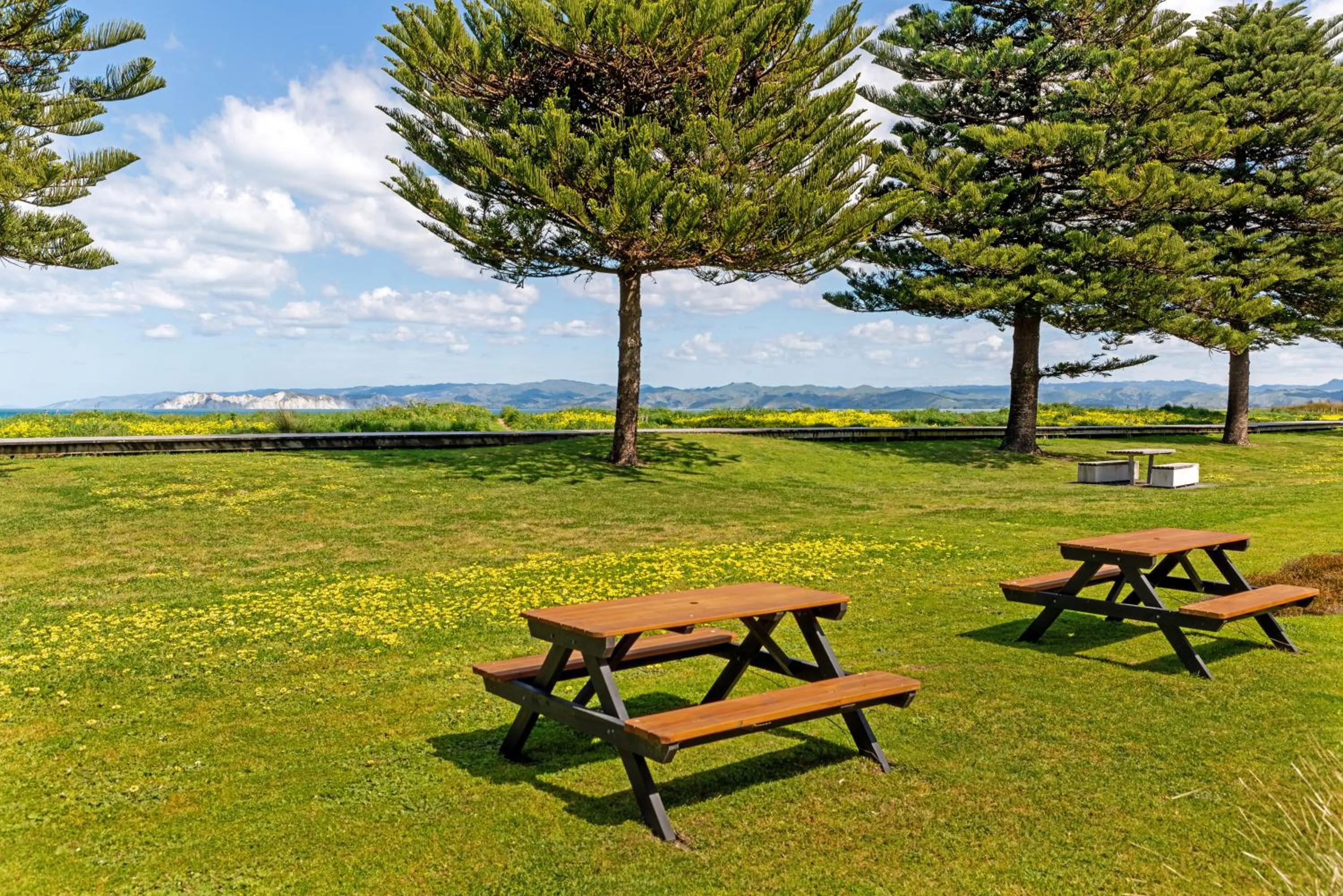 Whispering Sands Beachfront Motel