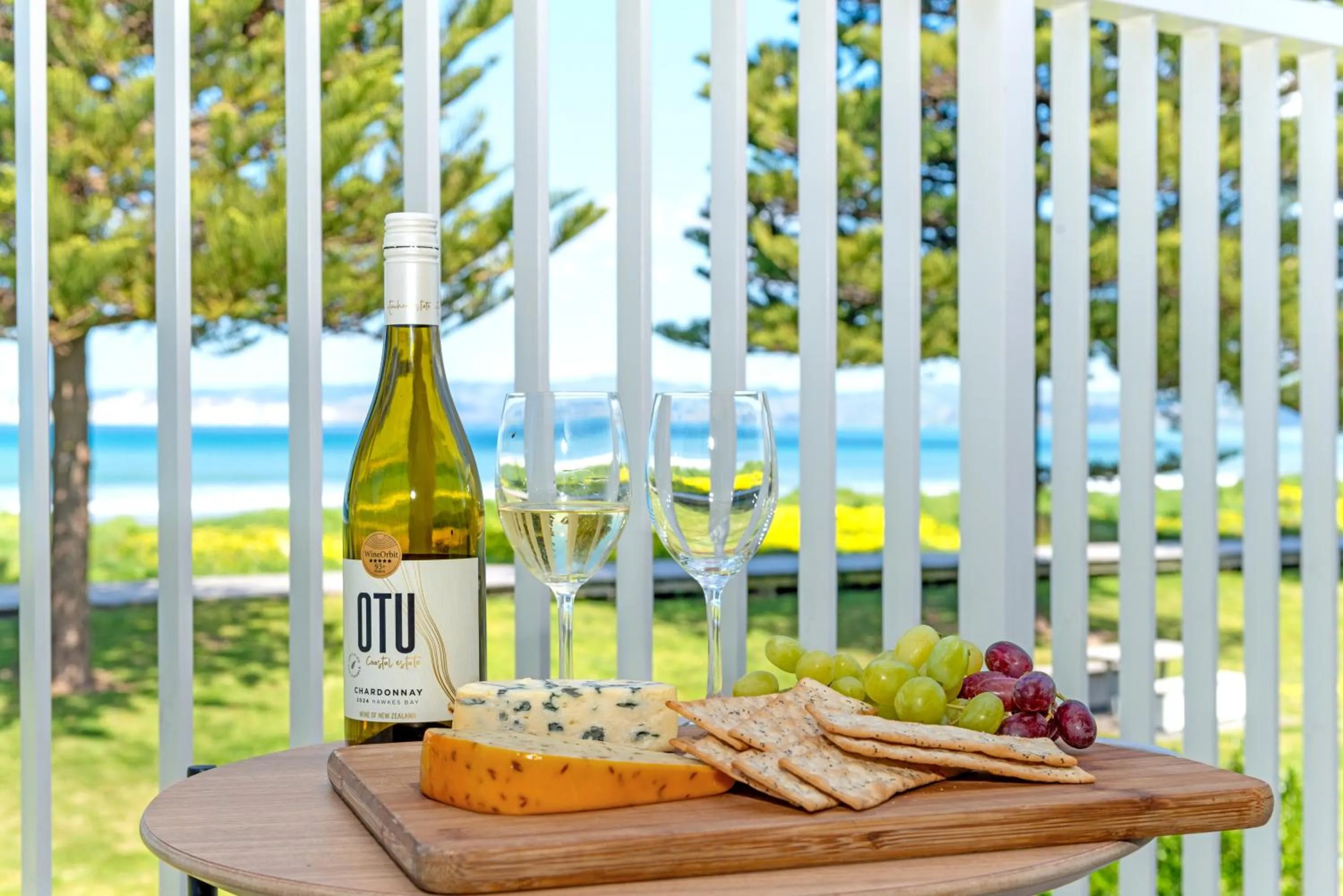 Whispering Sands Beachfront Motel