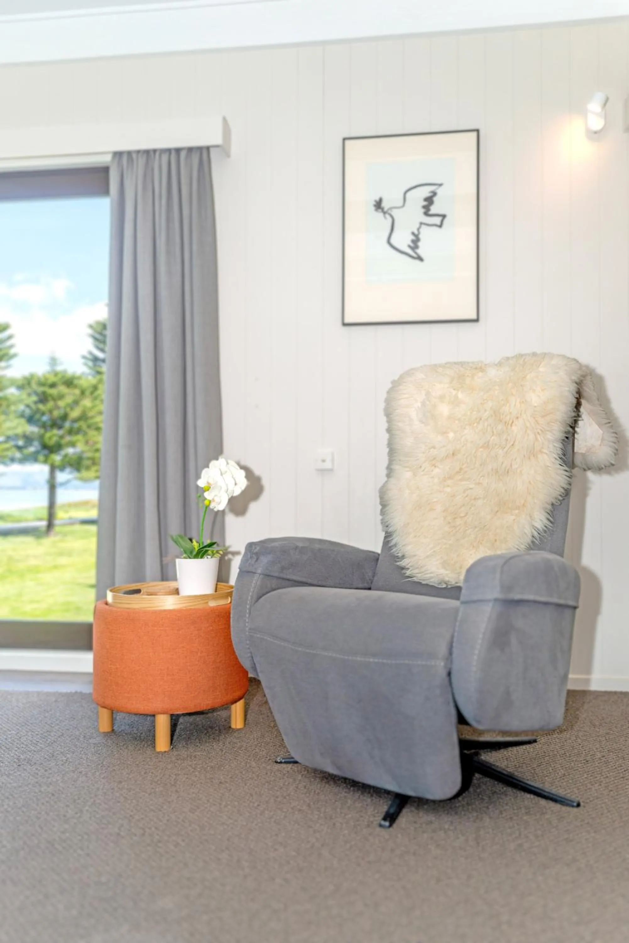 Whispering Sands Beachfront Motel