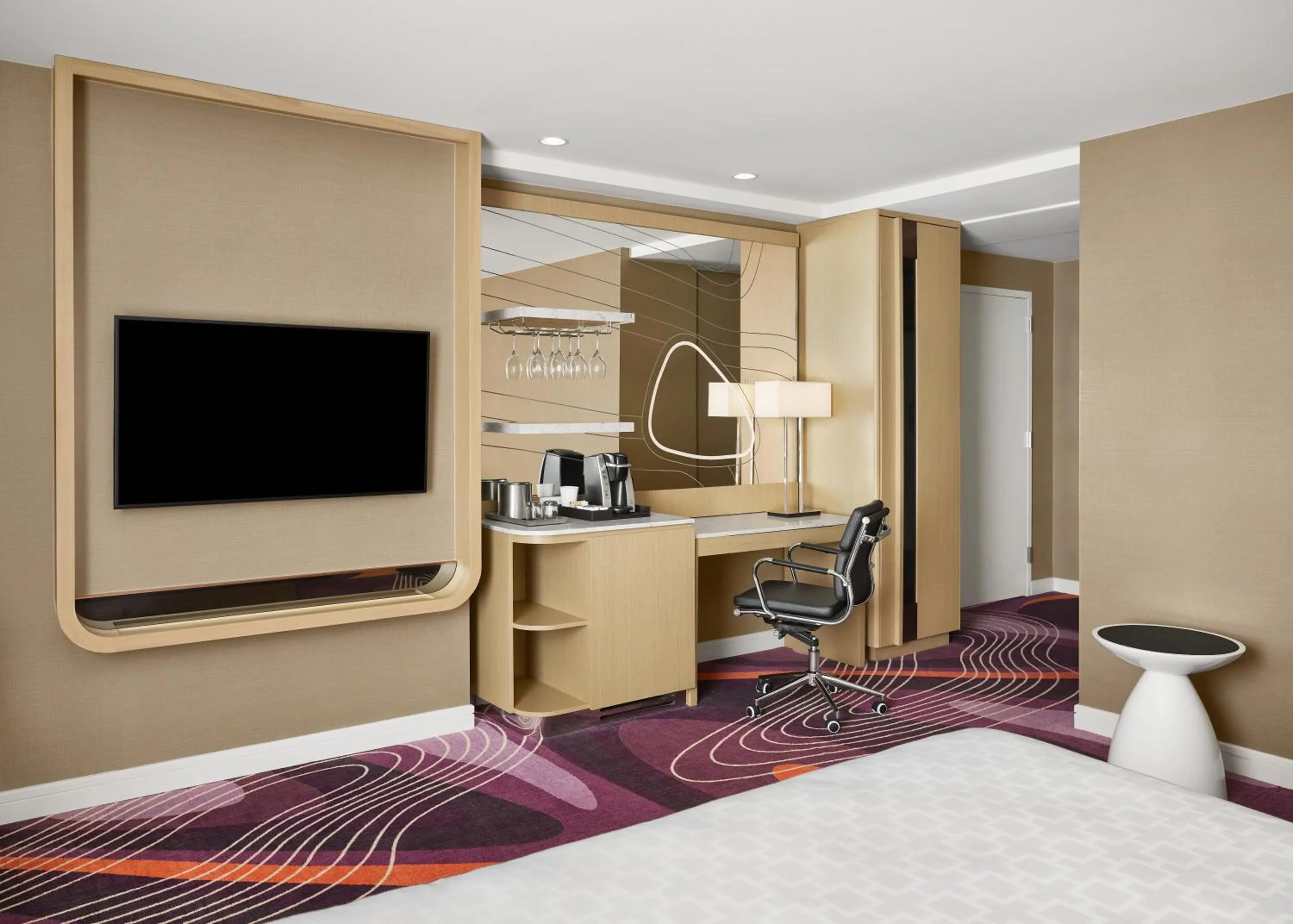 TV and multimedia, Bed in Pasadena Hotel & Pool