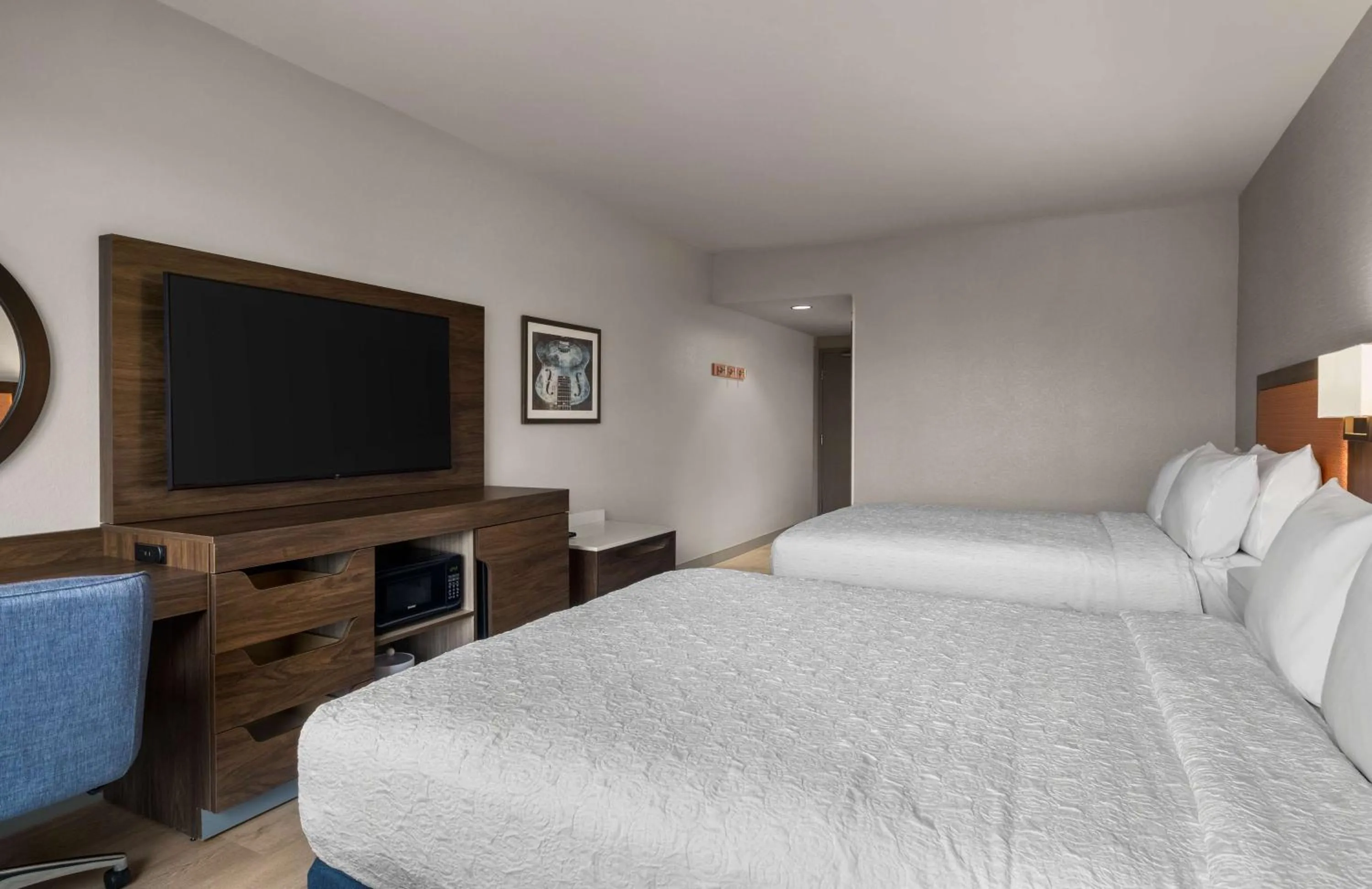 Bed in Hampton by Hilton East Austin - near UT and Capitol