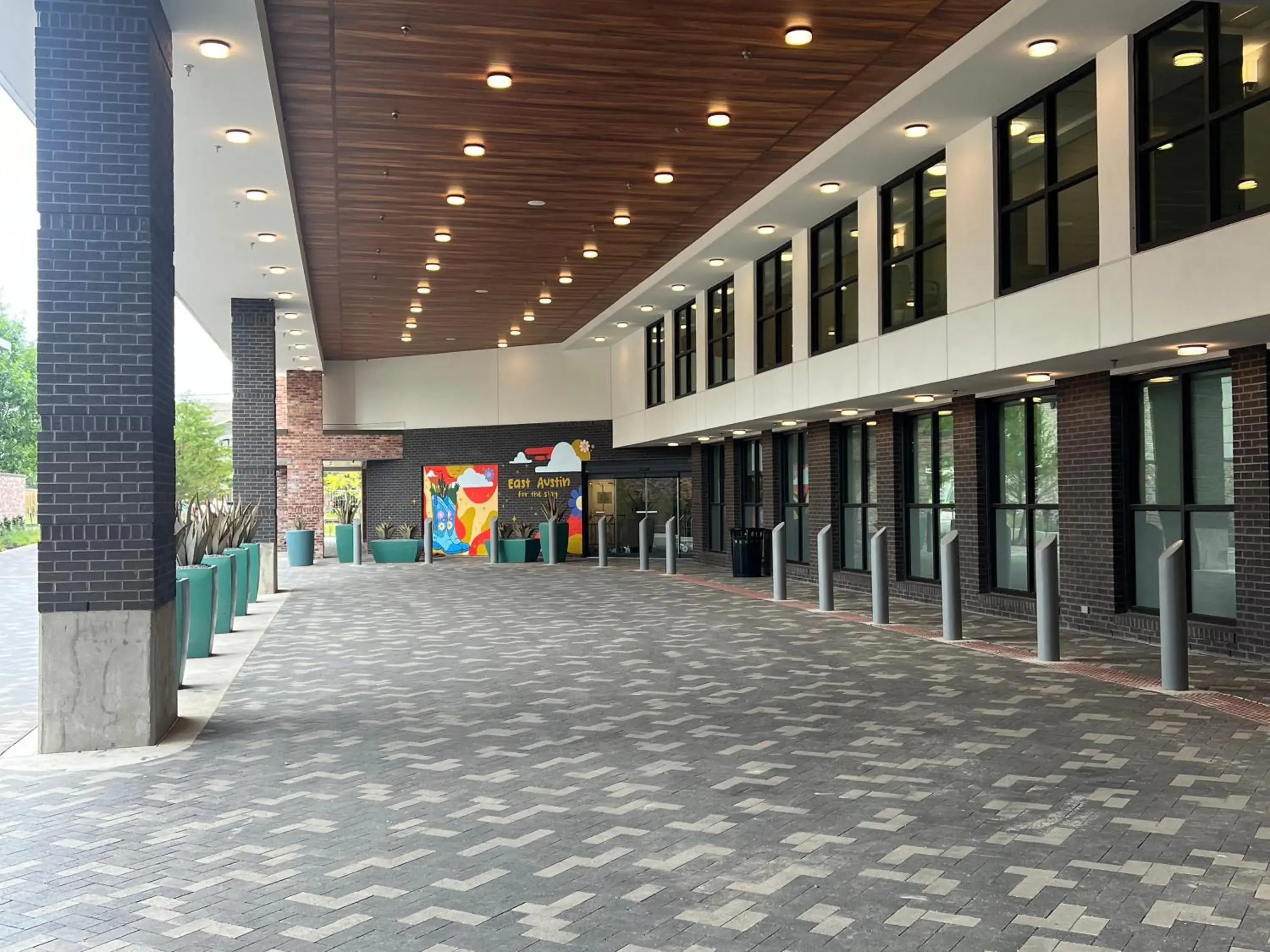 Facade/entrance in Hampton by Hilton East Austin - near UT and Capitol Facade/entrance in Hampton by Hilton East Austin - near UT and Capitol