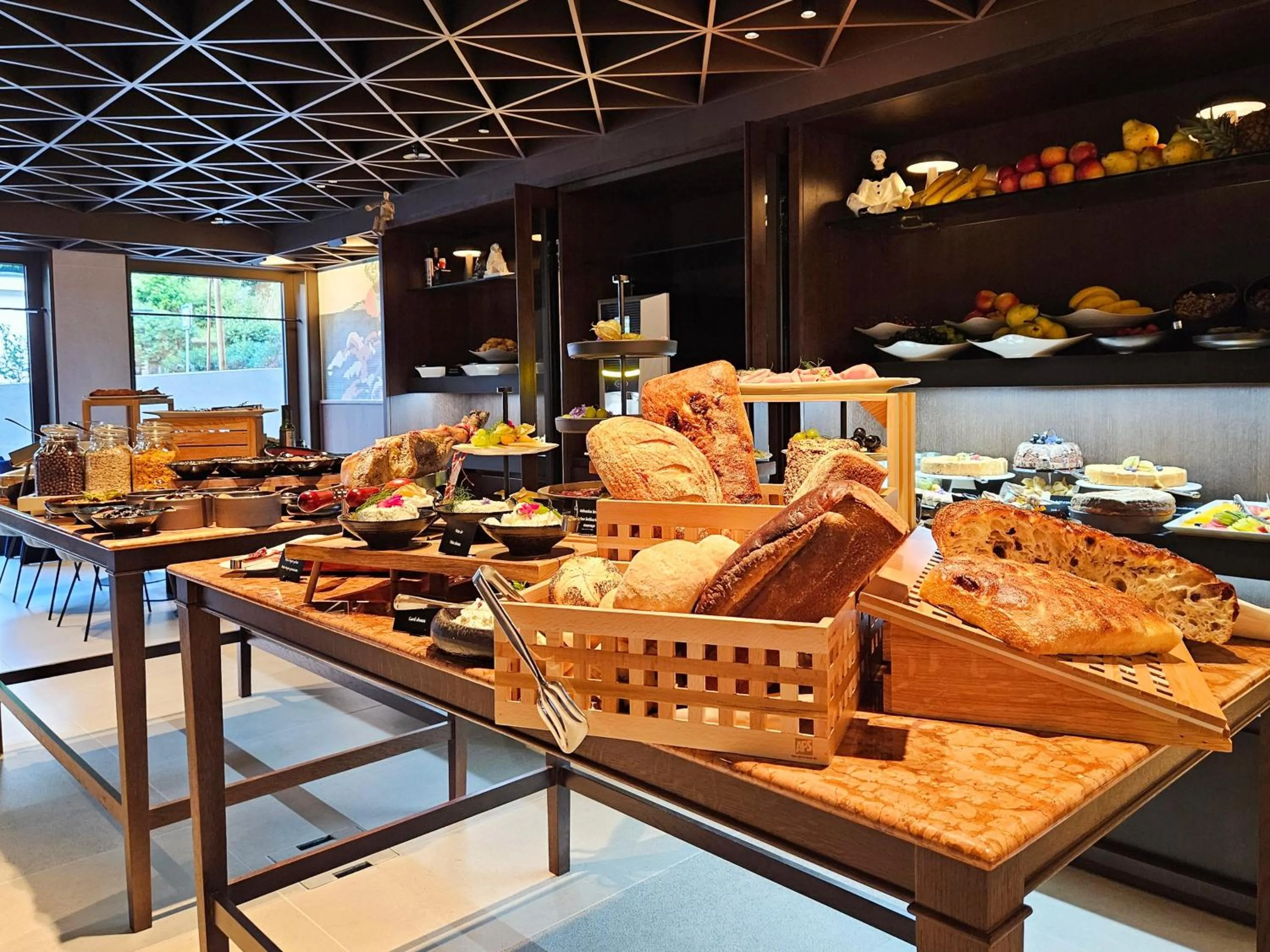 Restaurant/places to eat in Keight Hotel Opatija, Curio Collection By Hilton