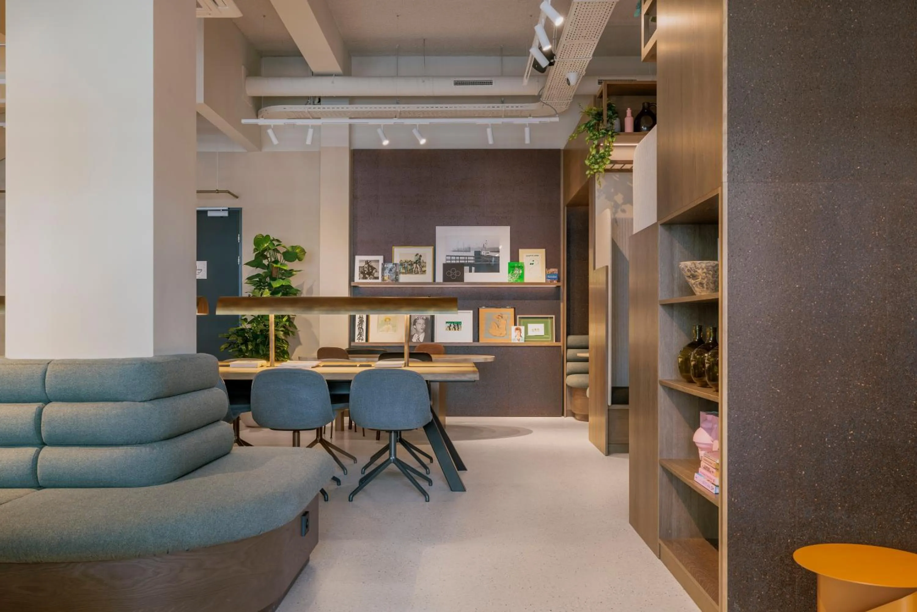 Lobby or reception in The Usual Rotterdam