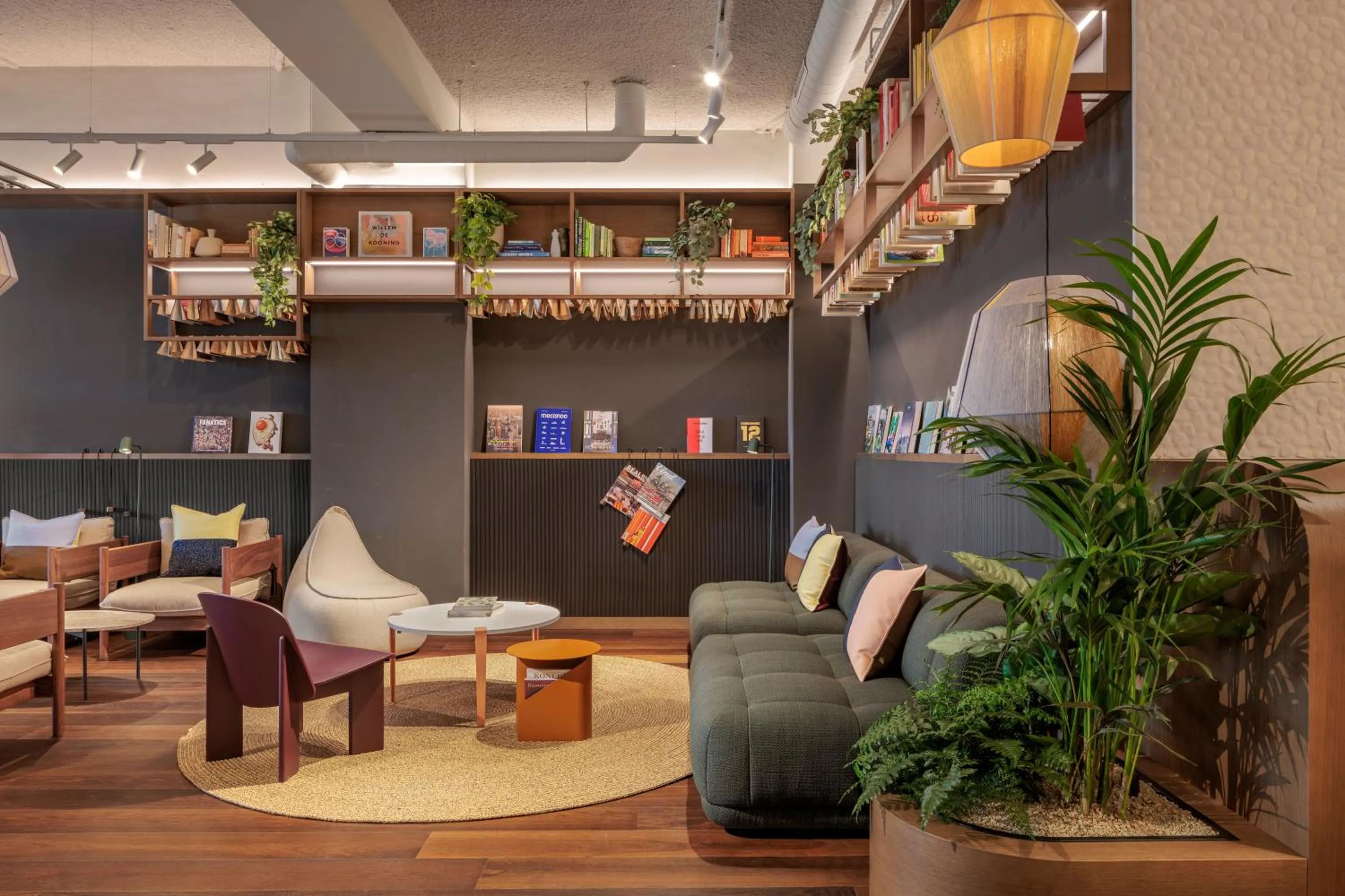 Lobby or reception in The Usual Rotterdam