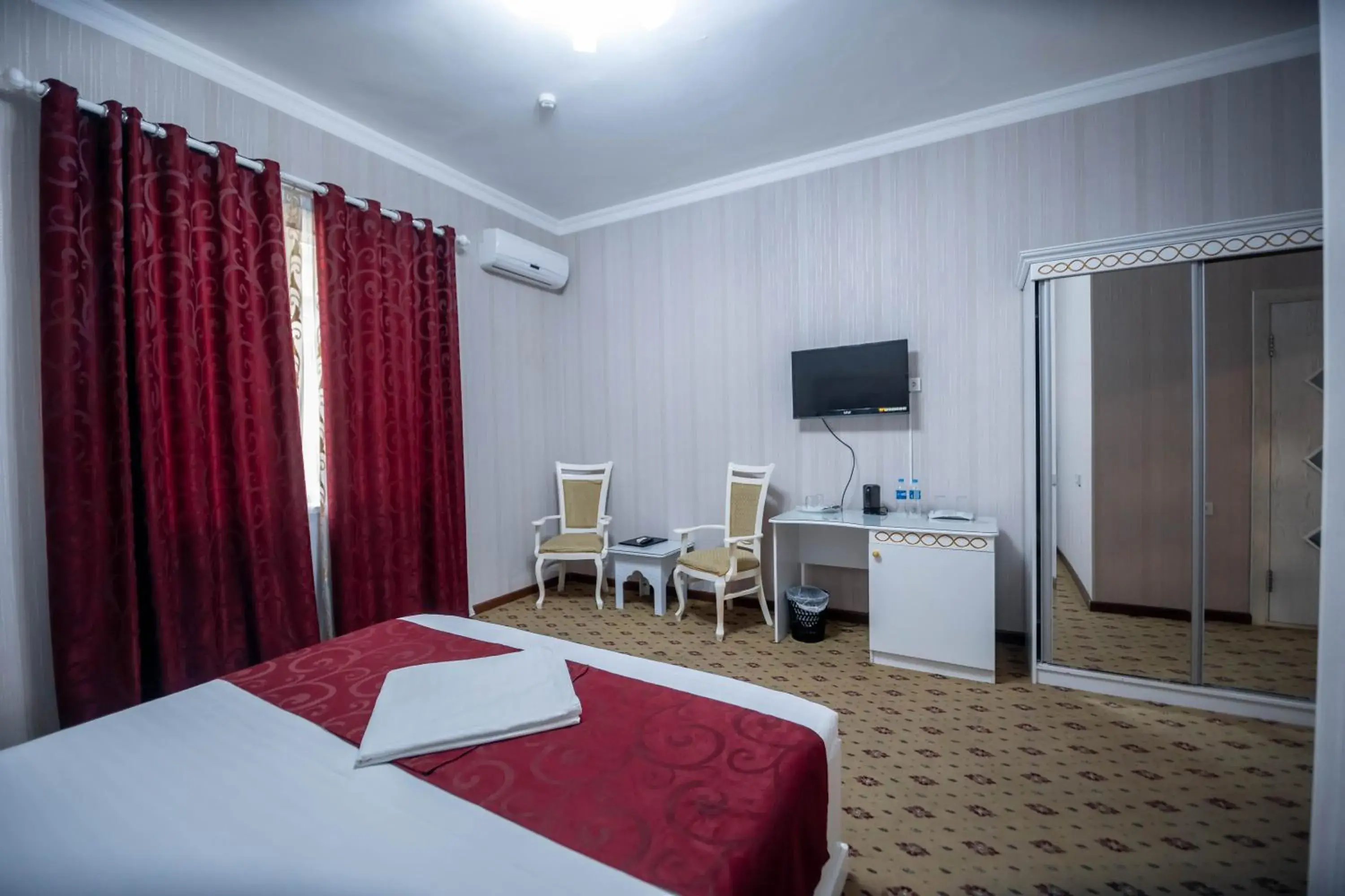 Bed in Reikartz Modarixon Bukhara Bed in Reikartz Modarixon Bukhara