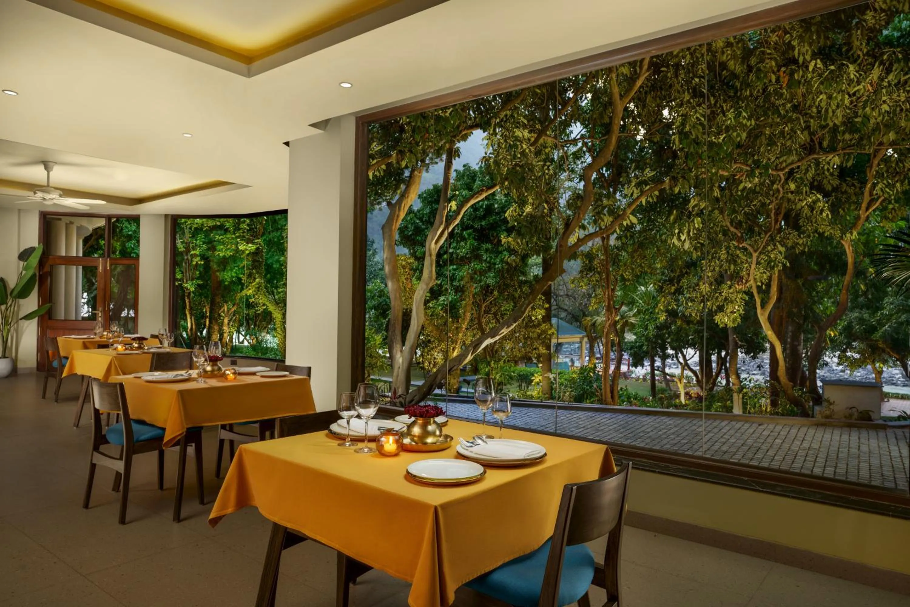 Restaurant/places to eat in Anand Kashi by the Ganges Rishikesh - IHCL Seleqtions