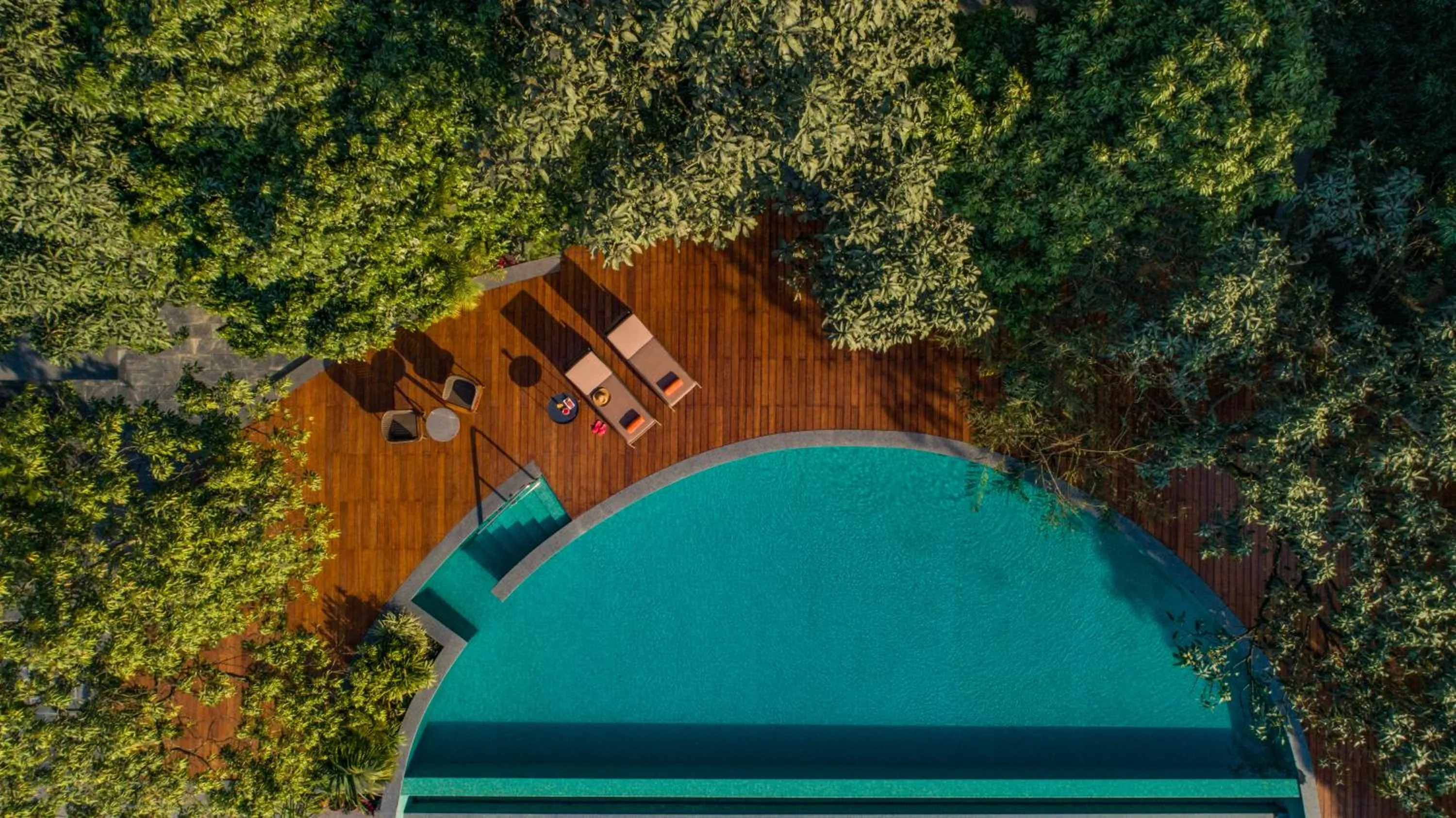 Mountain view in Anand Kashi by the Ganges Rishikesh - IHCL Seleqtions