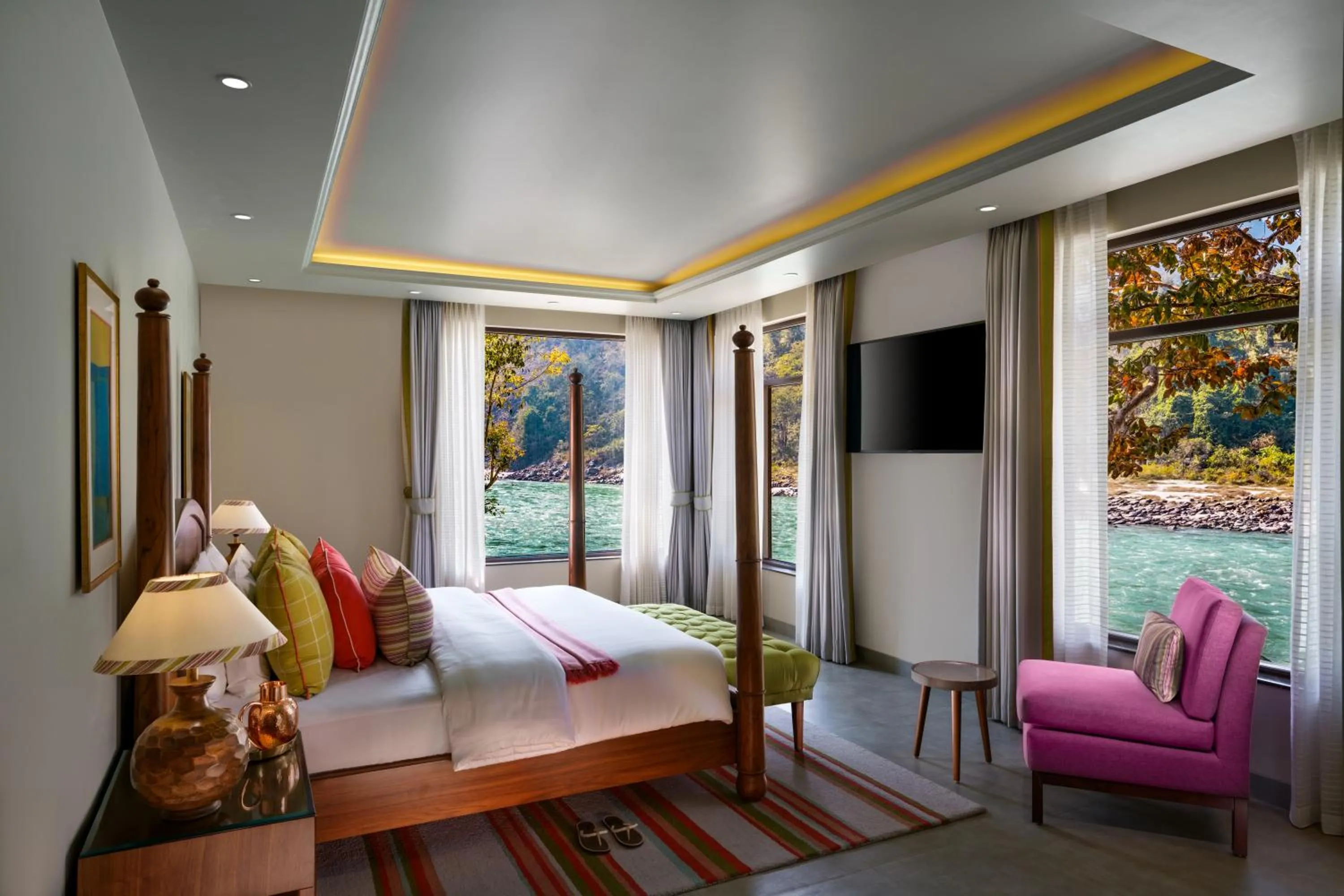 Bedroom, Bed in Anand Kashi by the Ganges Rishikesh - IHCL Seleqtions