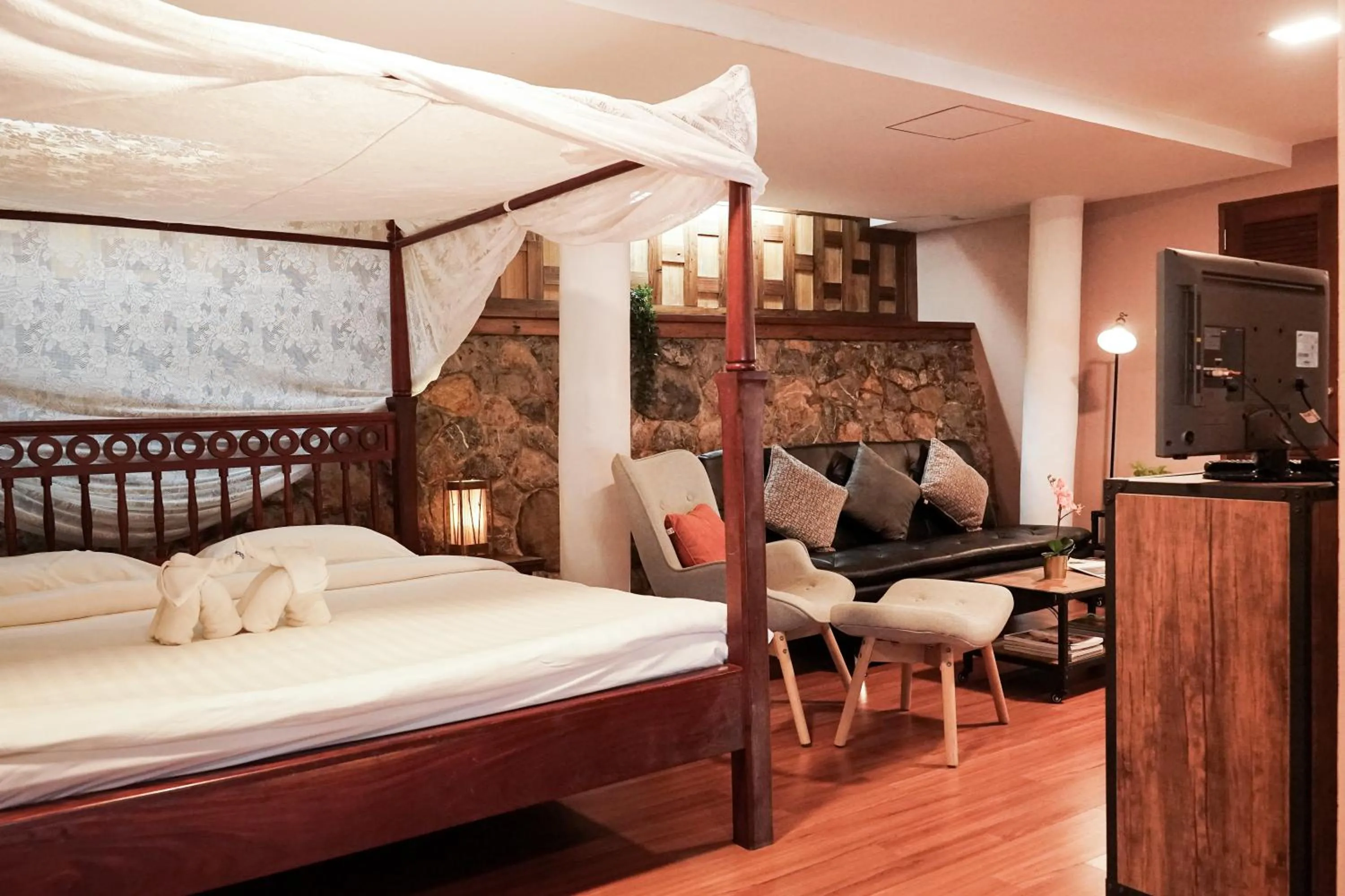 Bed in Koh Mak Cococape Resort