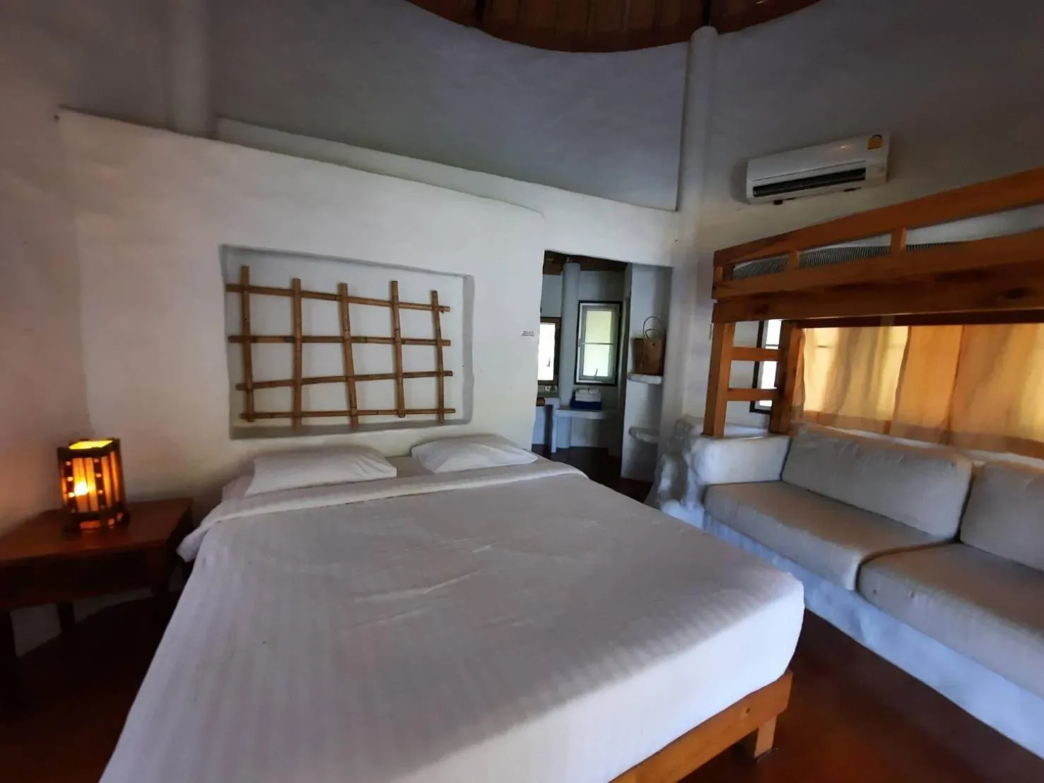 Bed in Koh Mak Cococape Resort