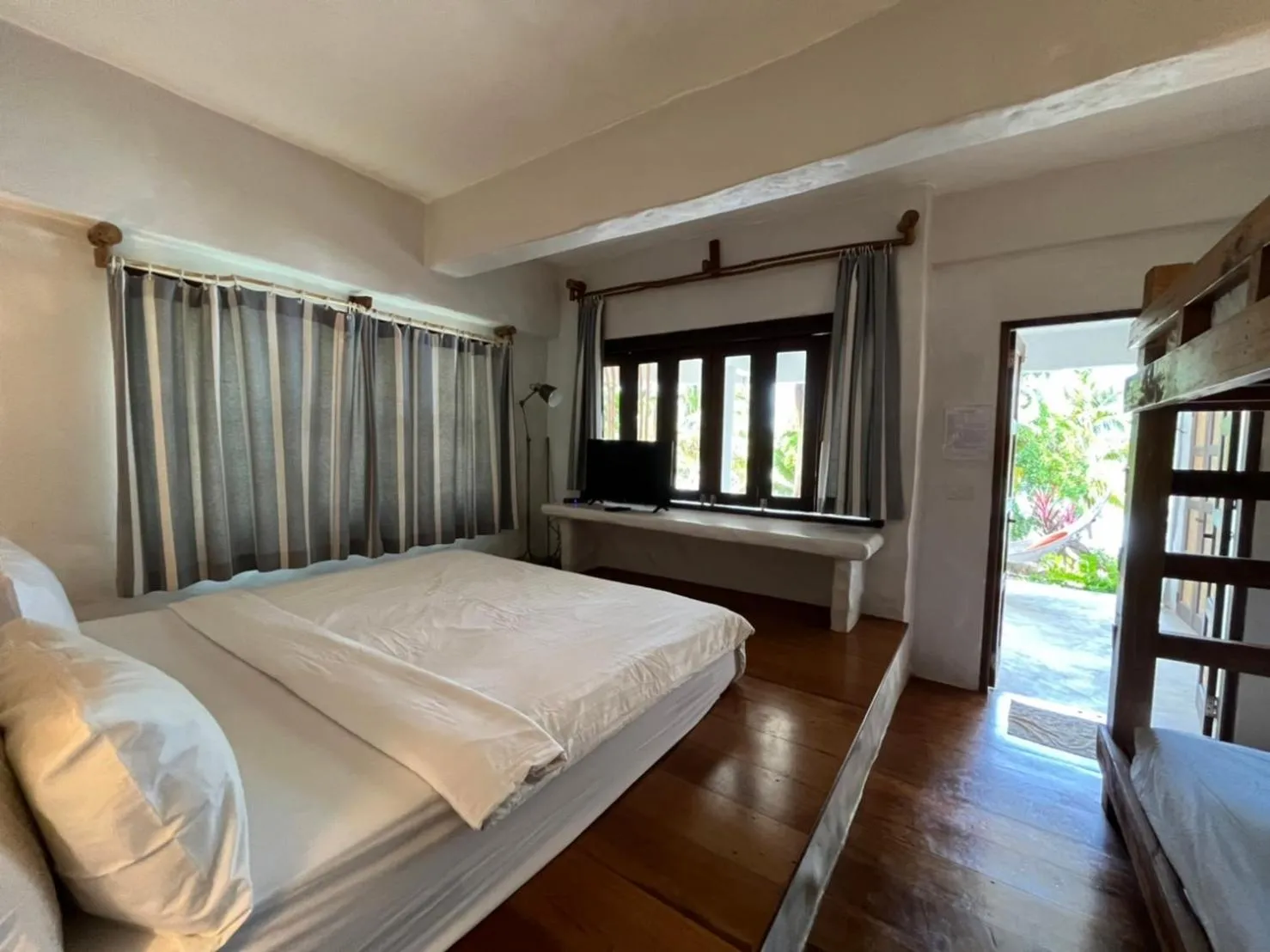 Bed in Koh Mak Cococape Resort