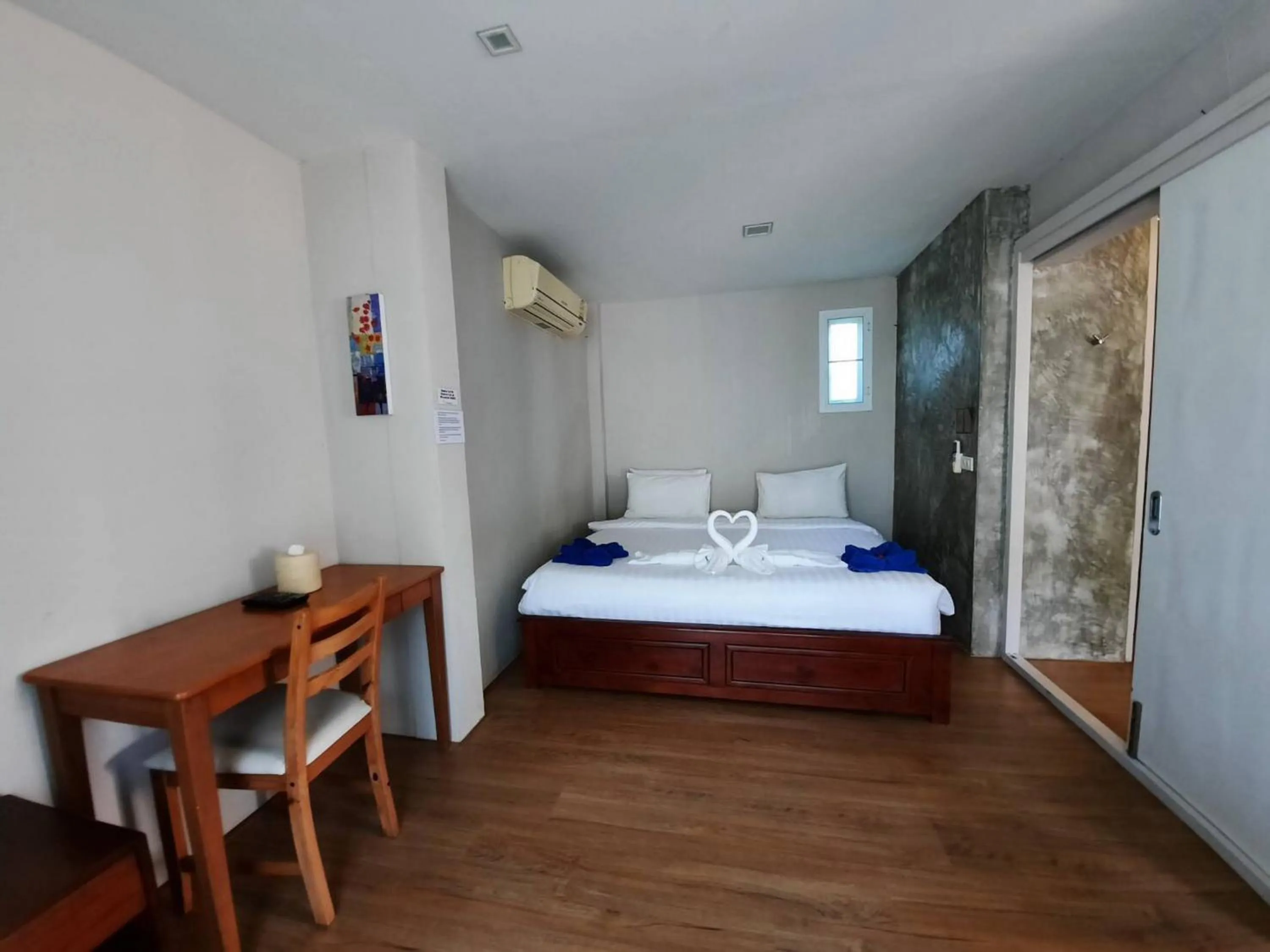 Bed in Koh Mak Cococape Resort