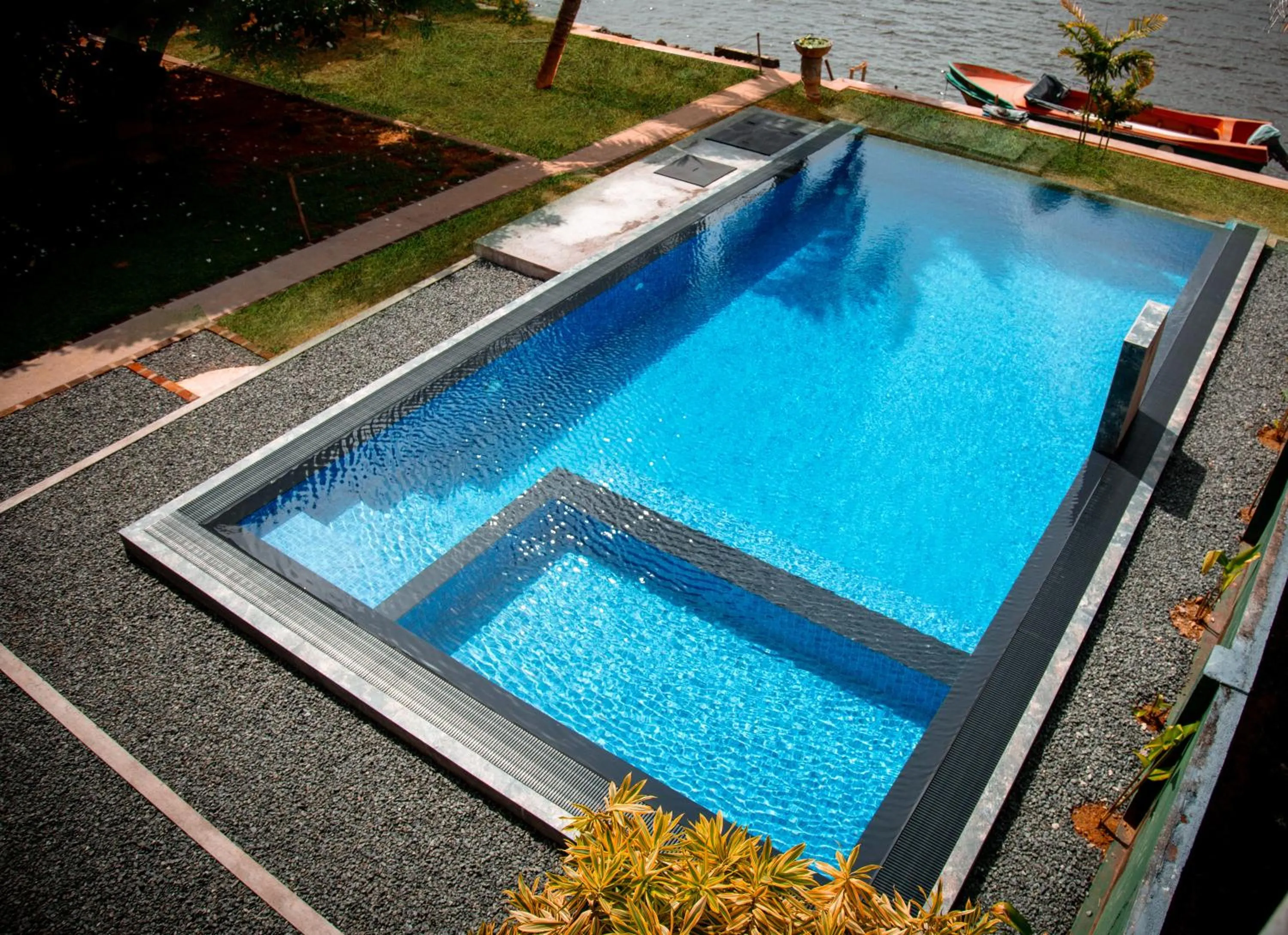 Day in Riverside Inn Fuji