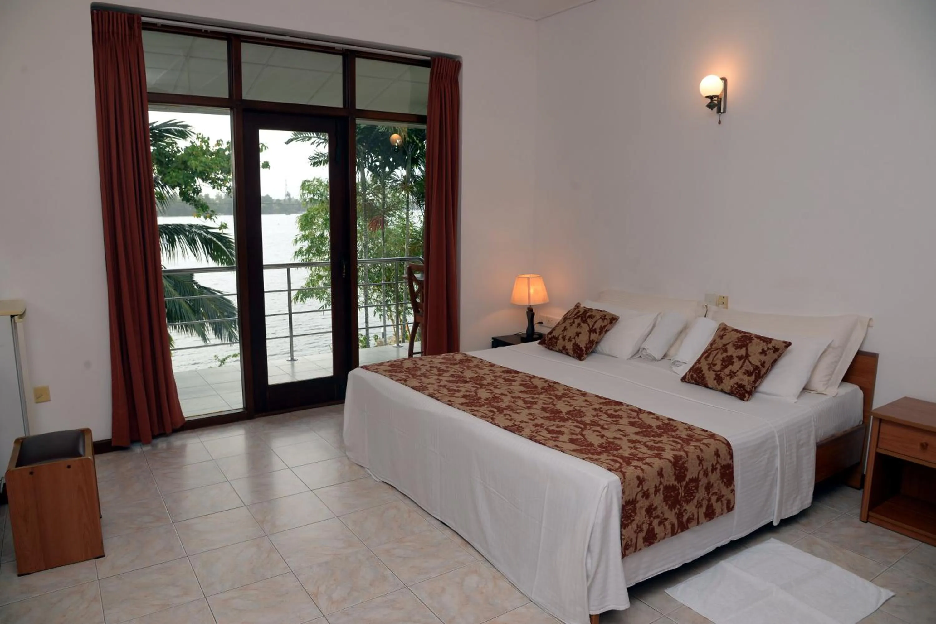 Bedroom, Bed in Riverside Inn Fuji