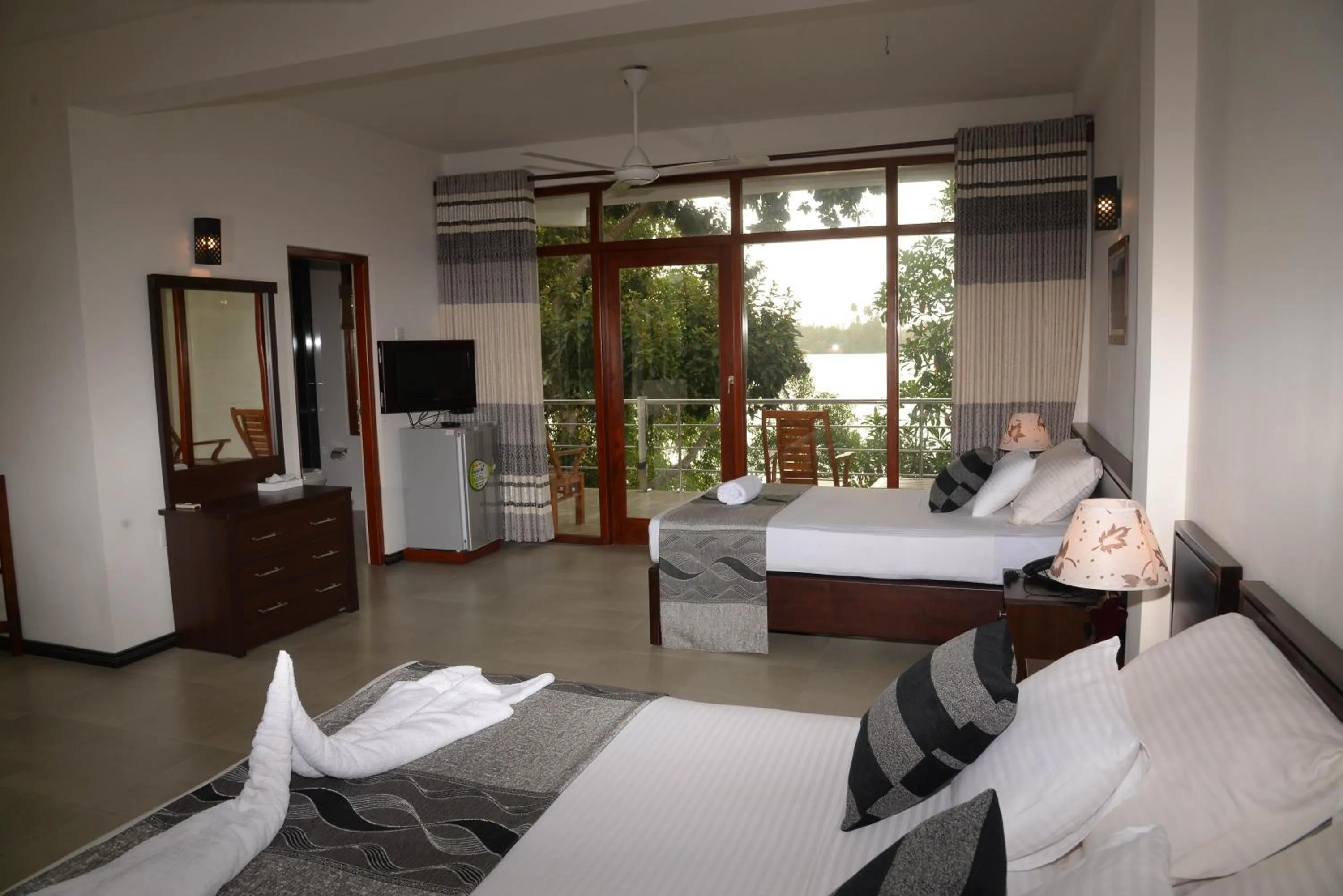 Bedroom, Bed in Riverside Inn Fuji