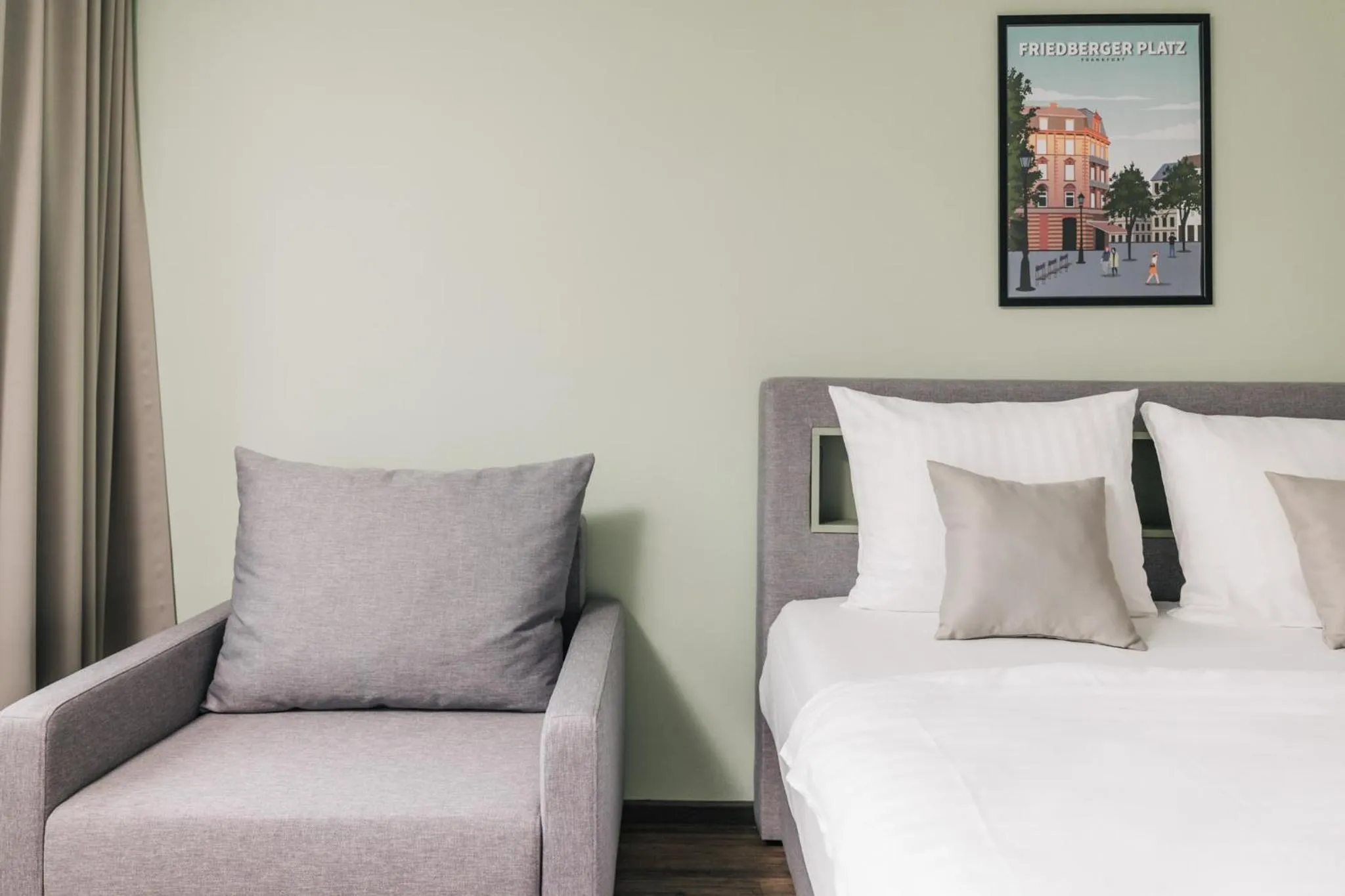 Bed in Homaris Apartments Frankfurt