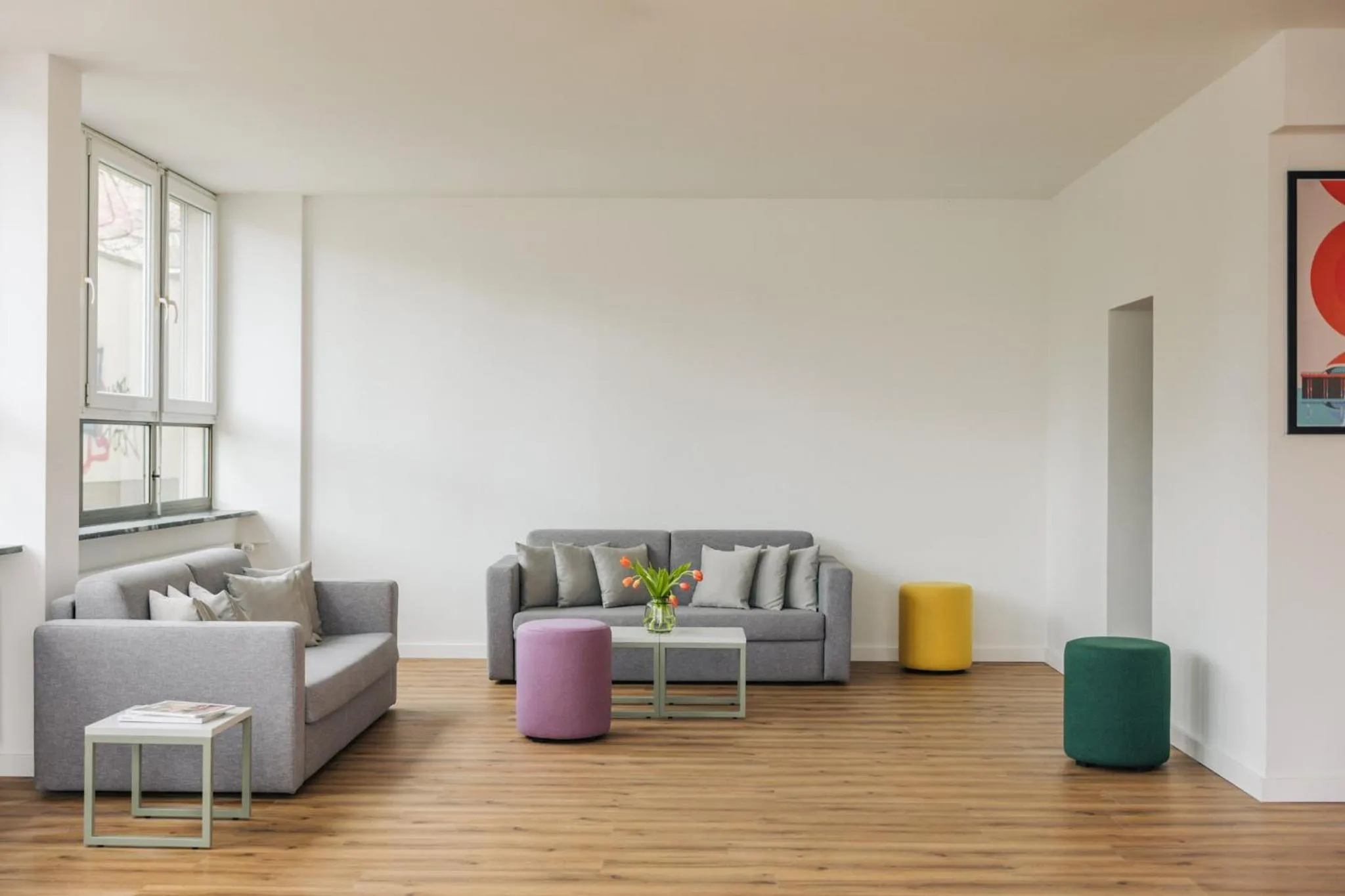 Seating area in Homaris Apartments Frankfurt