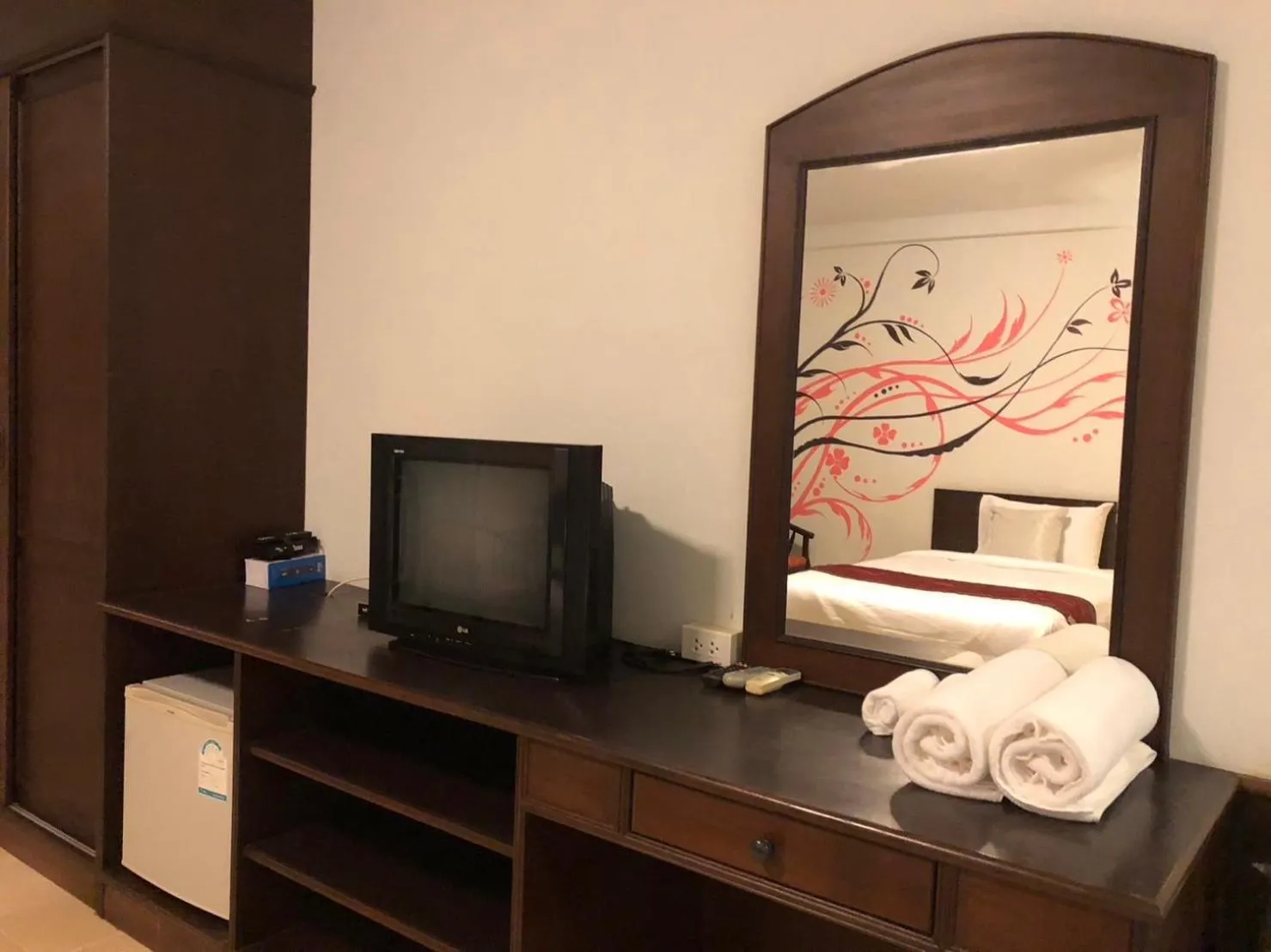 TV and multimedia in NAKA GUEST HOUSE