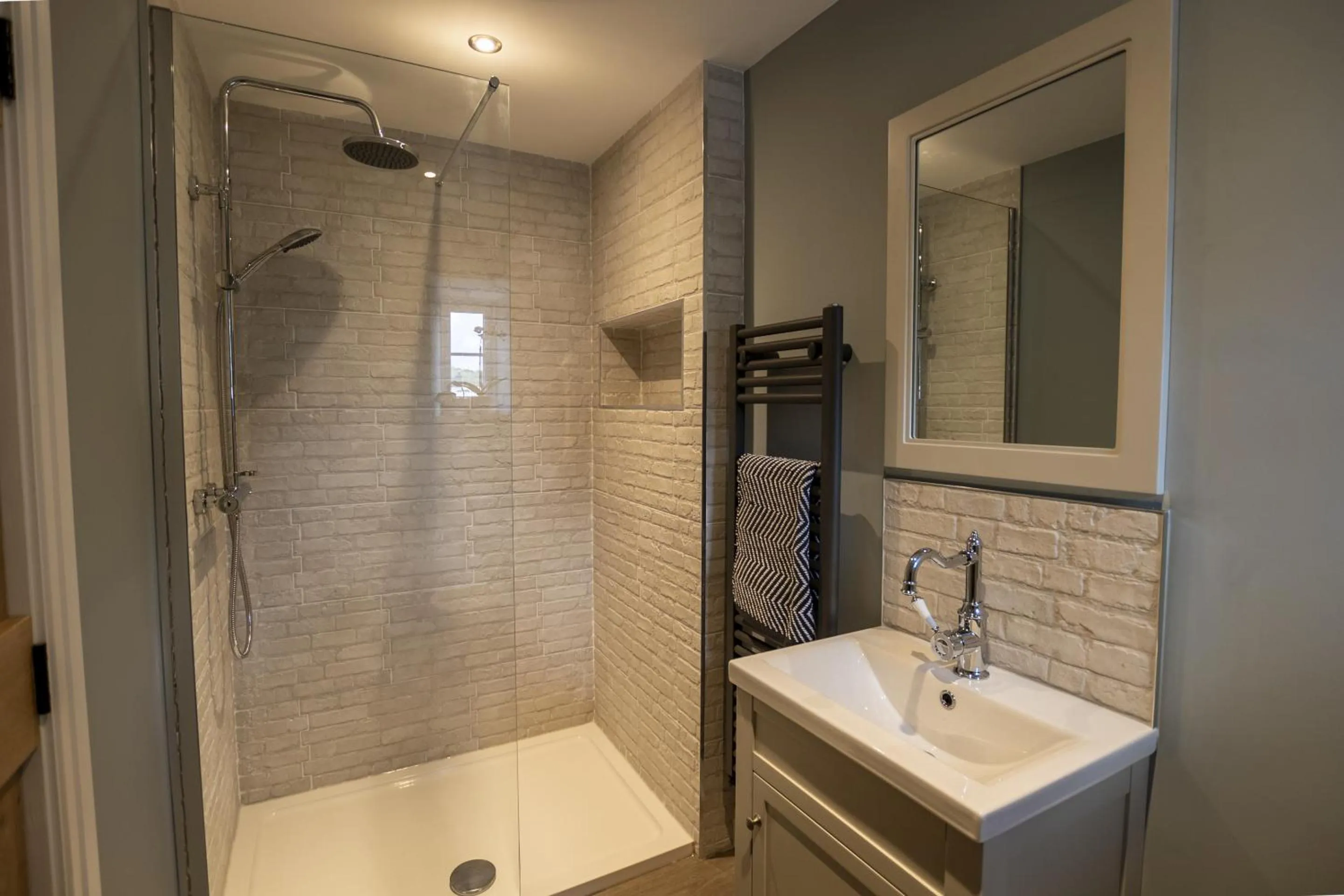 Bathroom in Pen Isa’r Llan